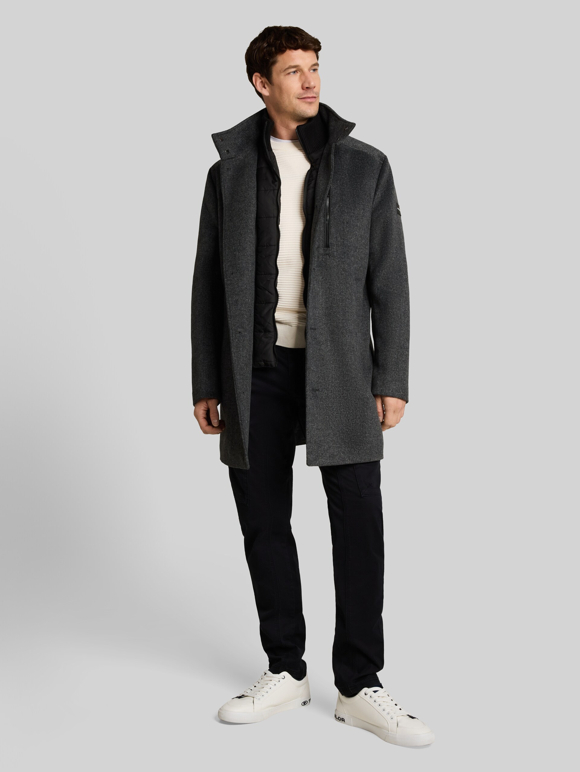 2-in-1 wollen jas met uitneembaar inzetstuk - dark grey black herringbone - zijaanzicht model