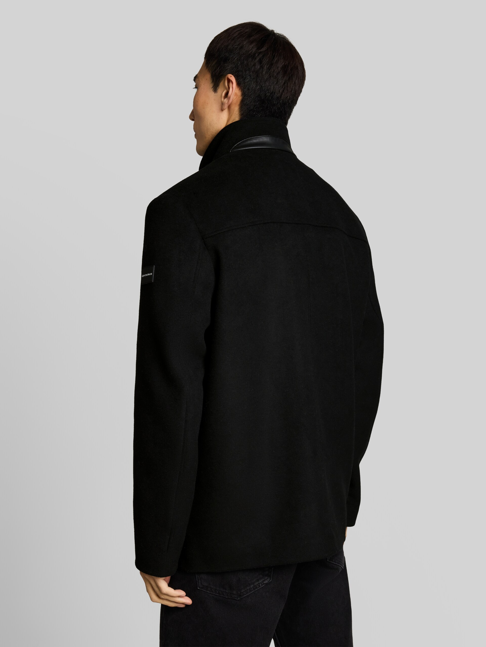 2-in-1 wollen jas met uitneembaar inzetstuk - Black - Model-achteraanzicht