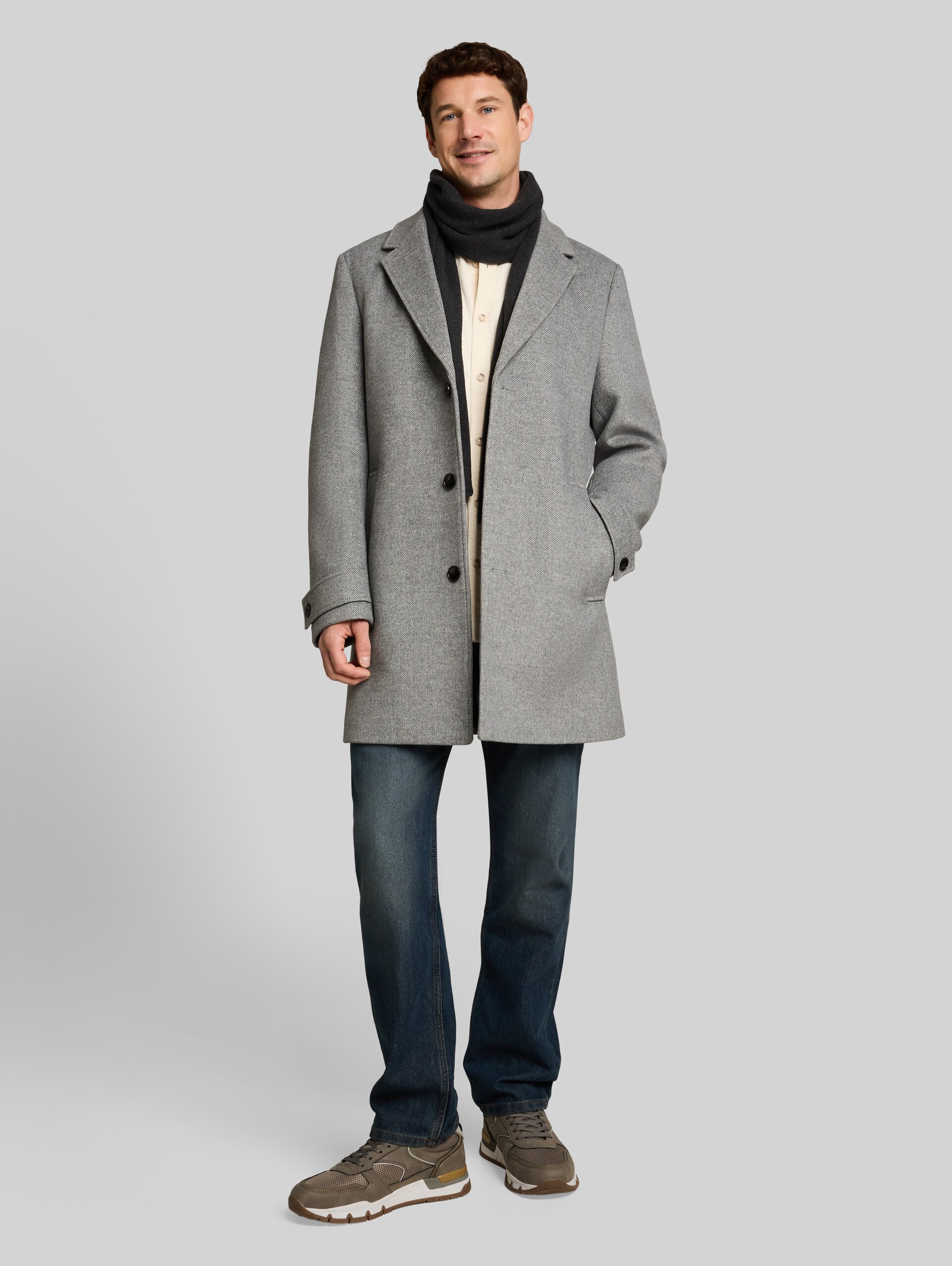 Wollmantel mit Reverskragen - mid grey melange twill - seitliche Model-Ansicht