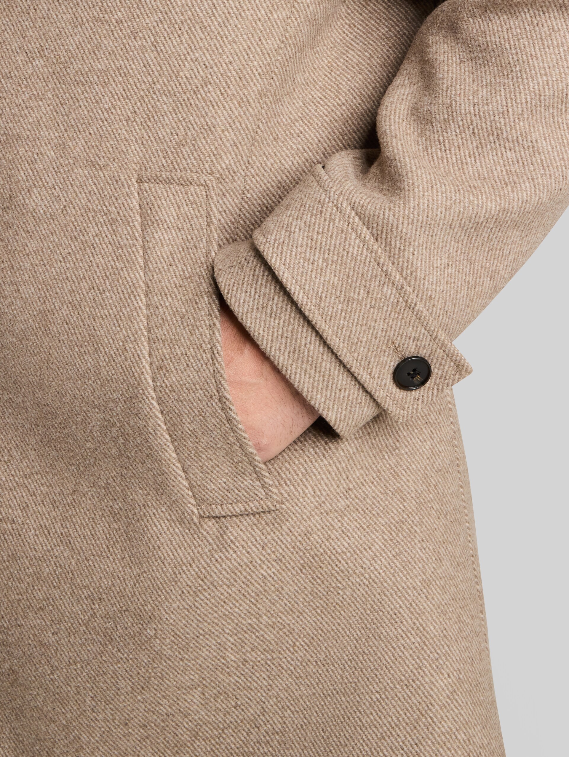 Wollmantel mit Reverskragen - mid beige melange twill - Detail-Model-Ansicht