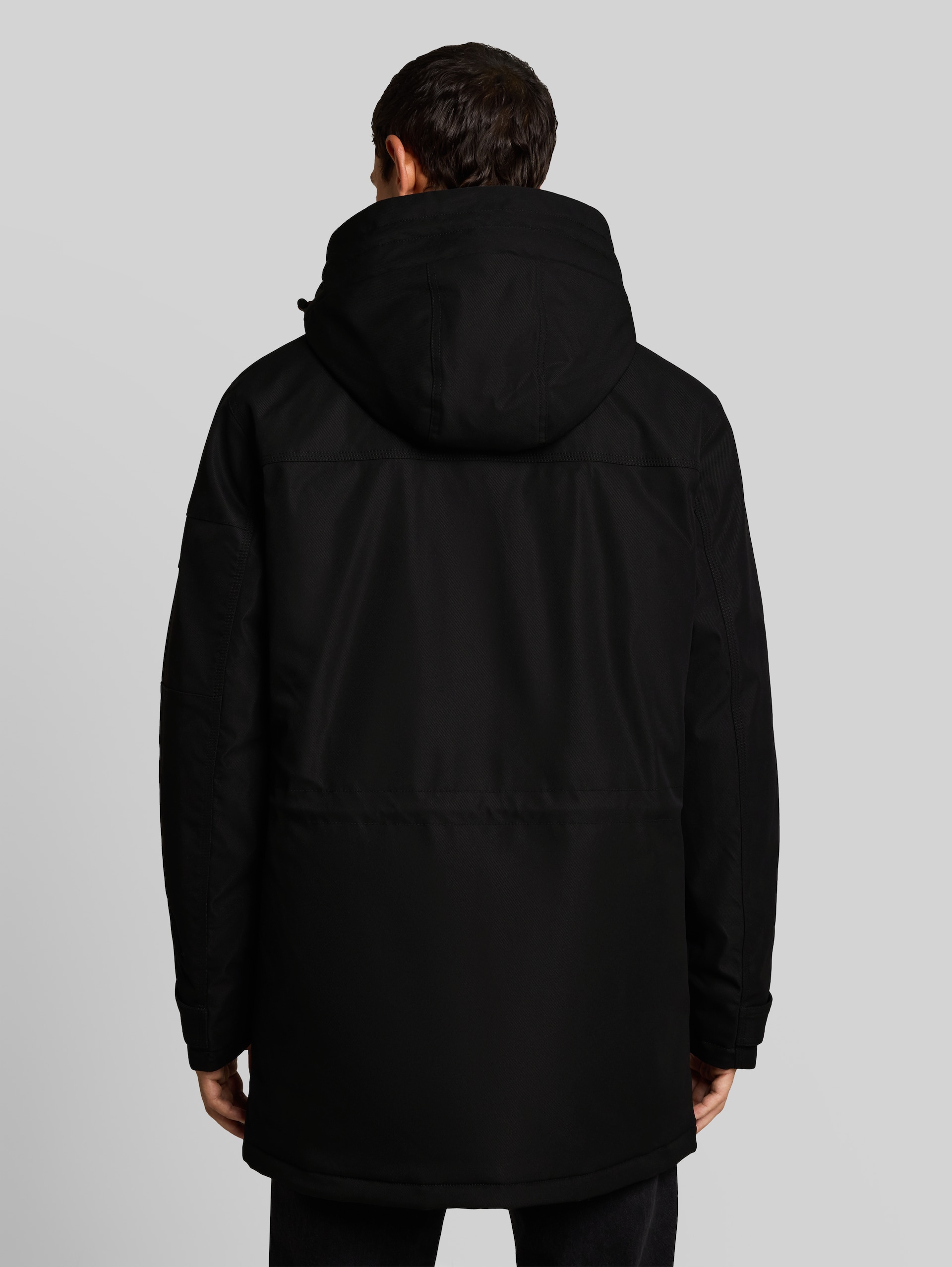 Puffer-Parka mit abnehmbarer Kapuze - Black - Model-Rückansicht