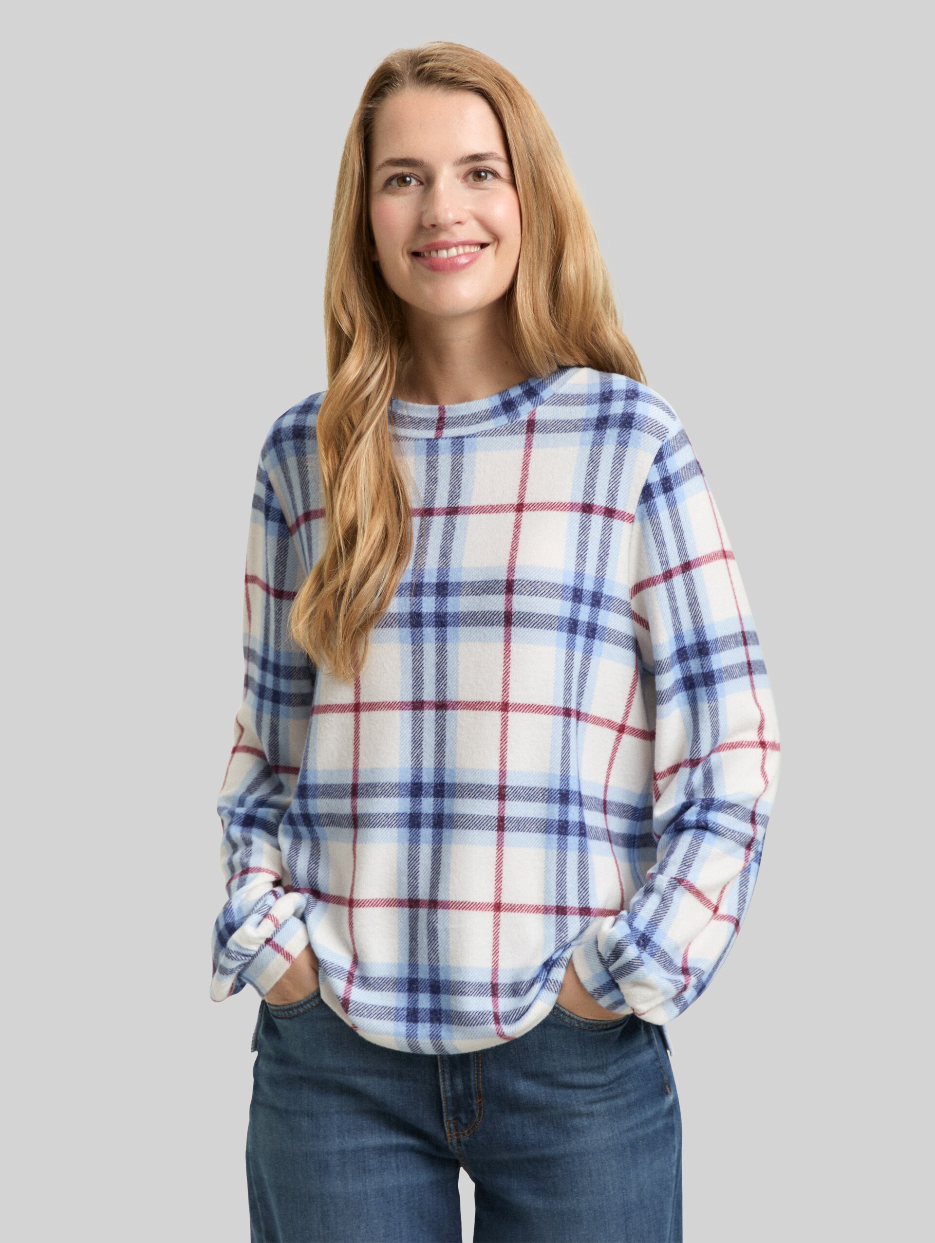 Langarmshirt mit Karomuster - off white blue big check - Ausschnitt Model-Vorderansicht