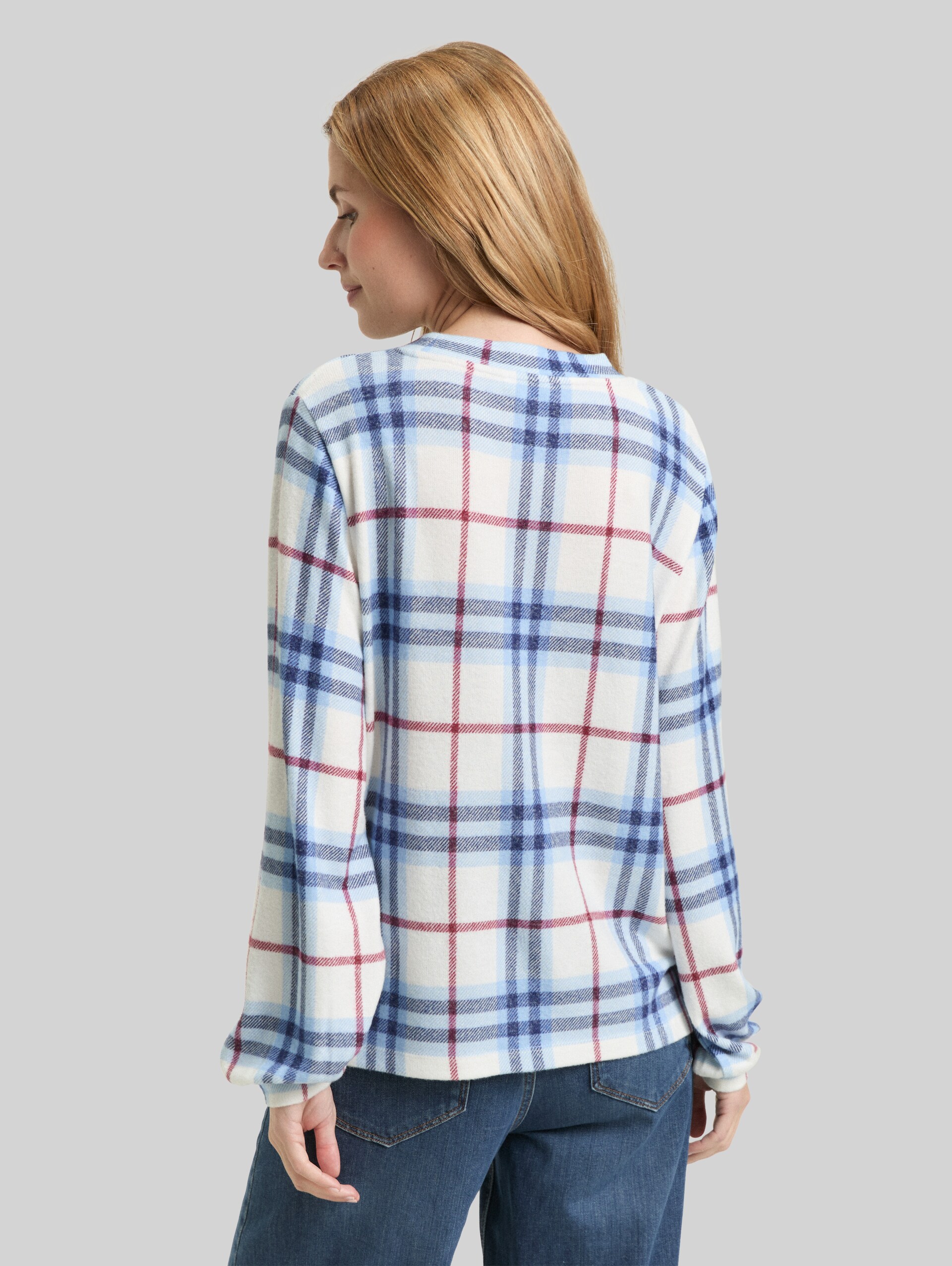 Langarmshirt mit Karomuster - off white blue big check - Auschnitt Model-Rückansicht