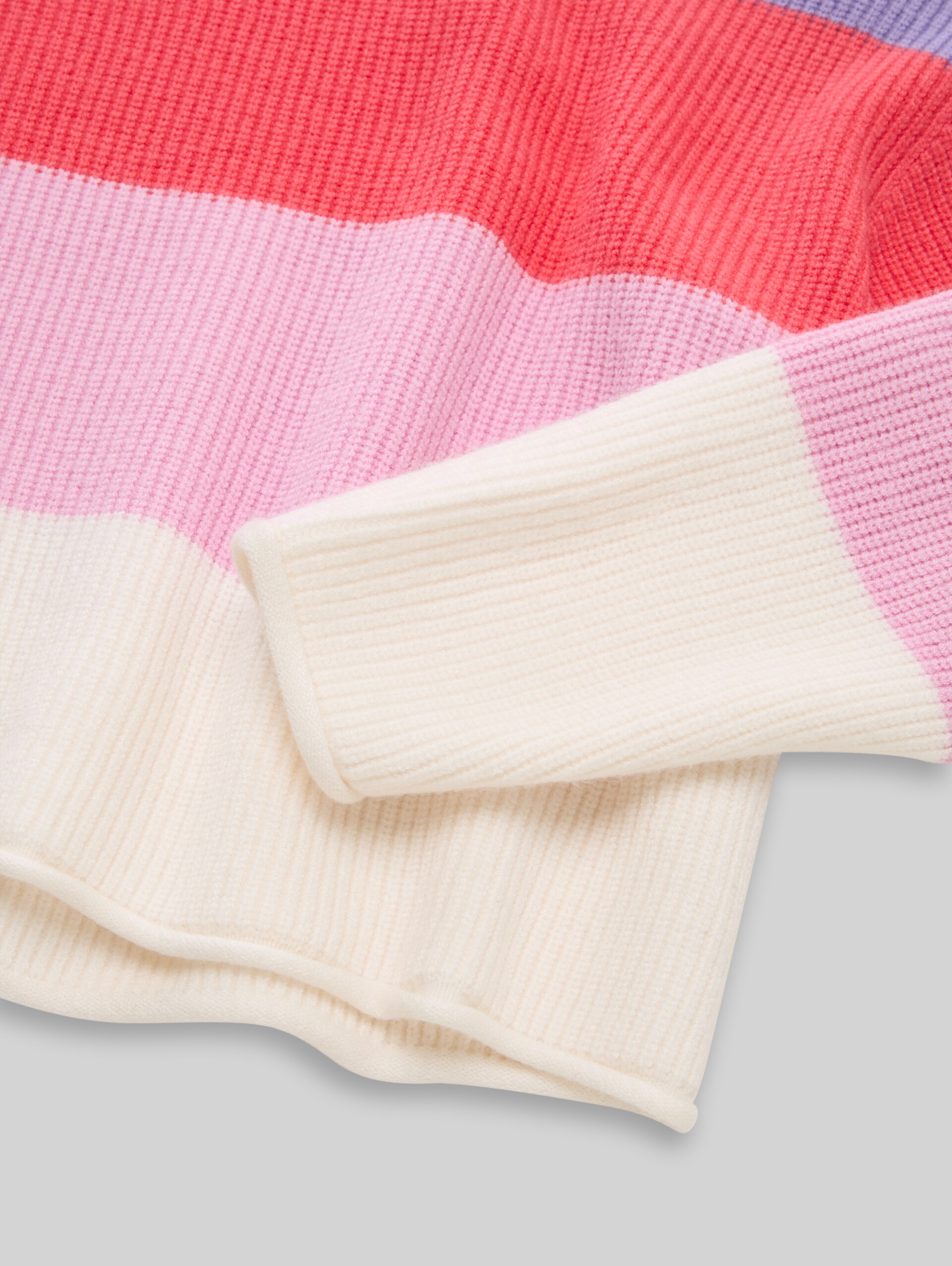 Strickpullover mit Colour Blocking - coral and purple block stripe - Detail-Model-Ansicht