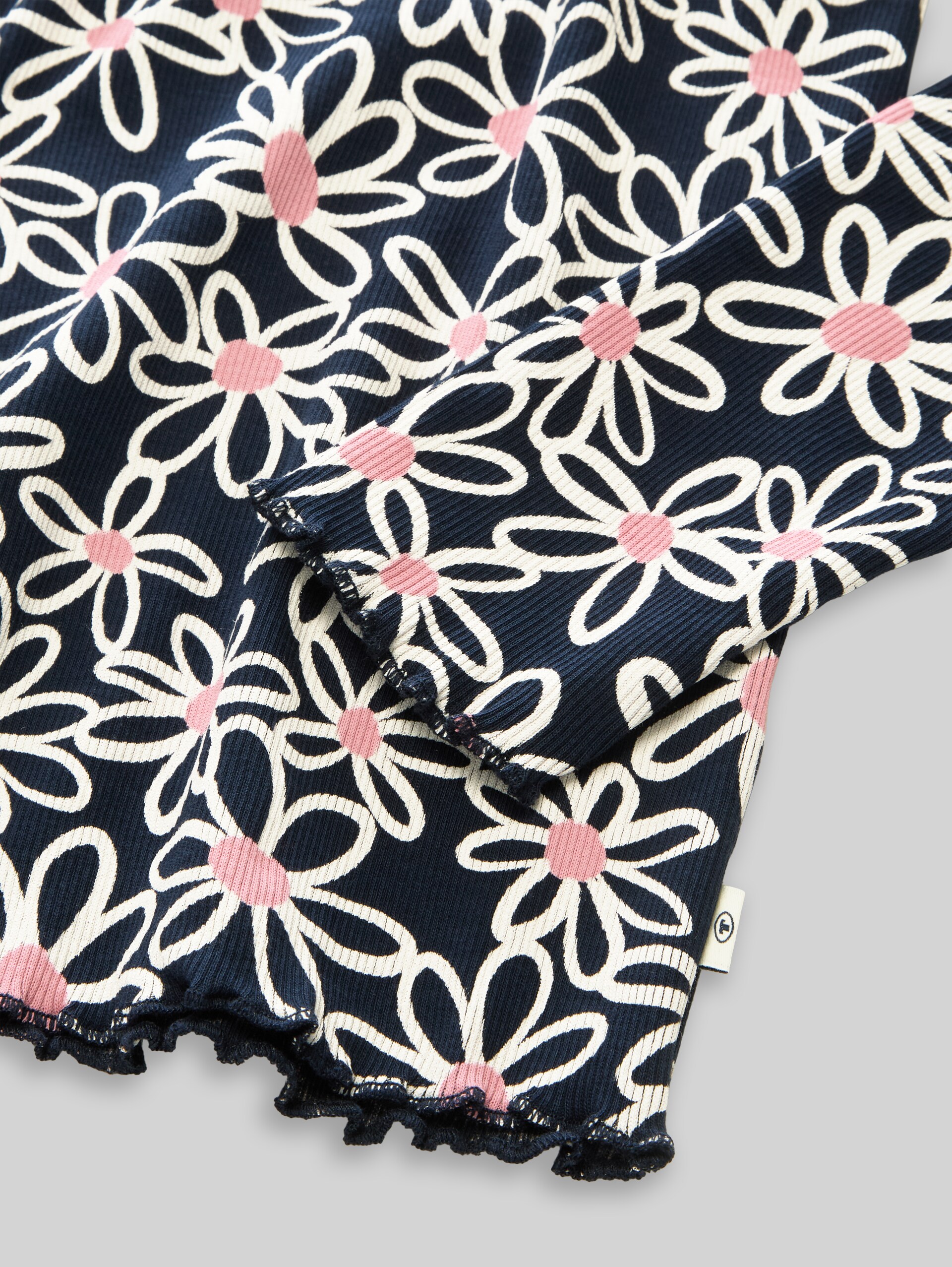 T-shirt met lange mouwen en patroon - dark blue small daisy print - Detailaanzicht model