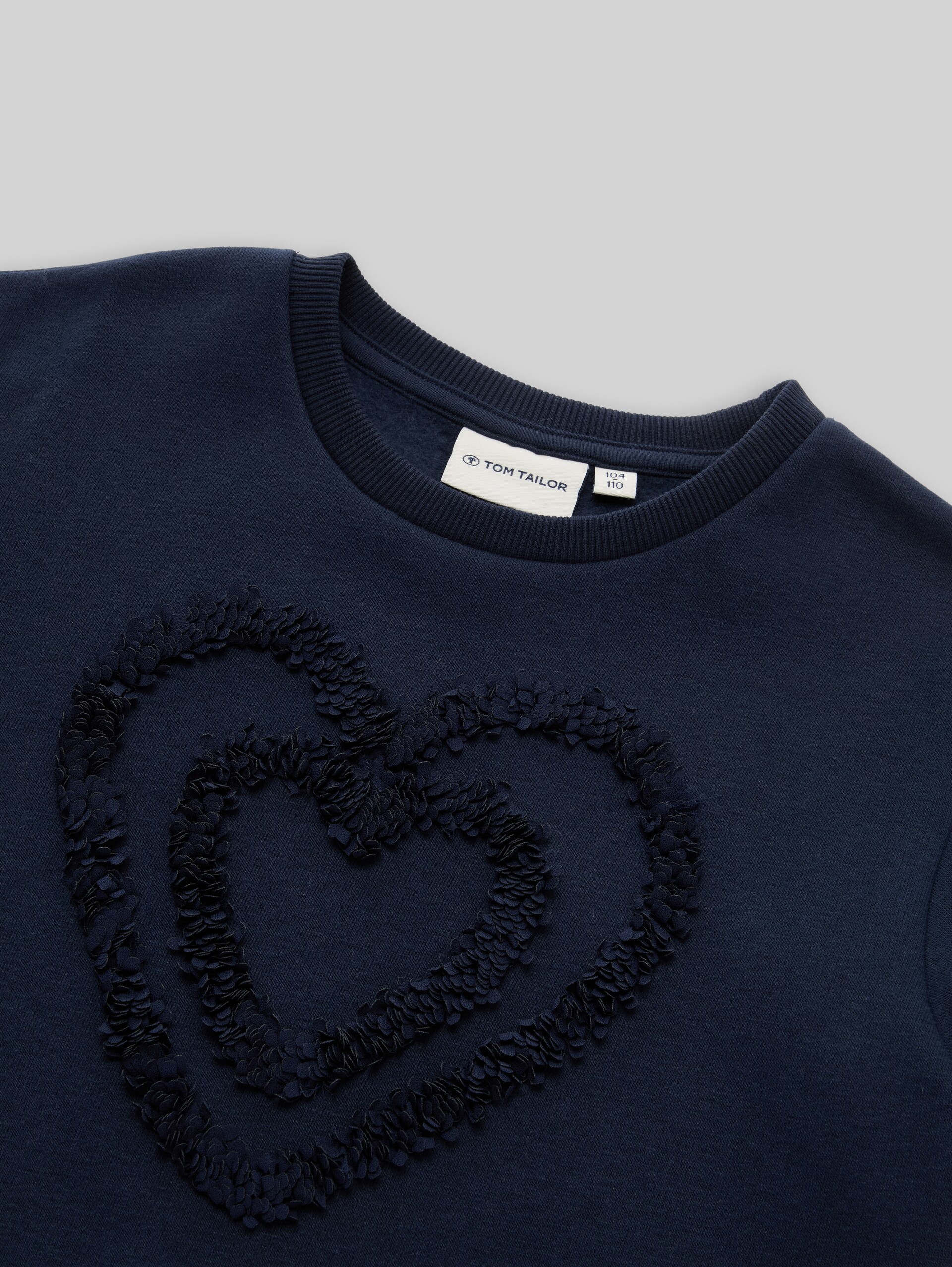 Sweatshirt mit Applikation - sky captain blue - Detail-Model-Ansicht