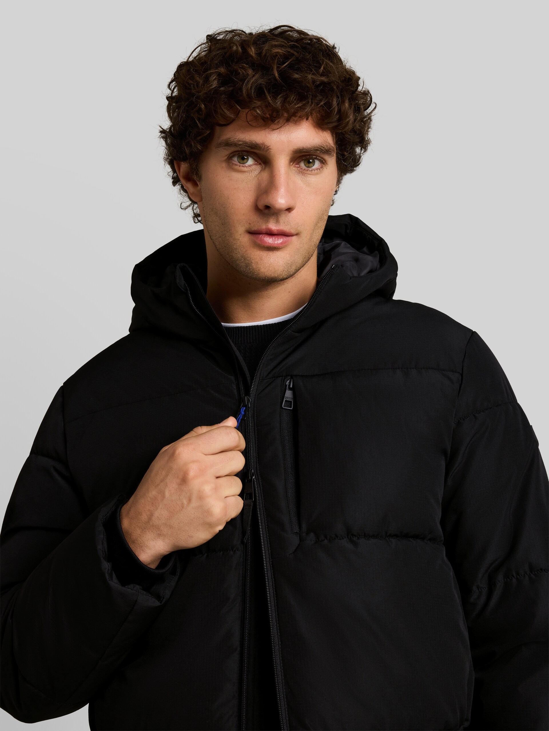Relaxed-fit padded parka - Black - Detail model view