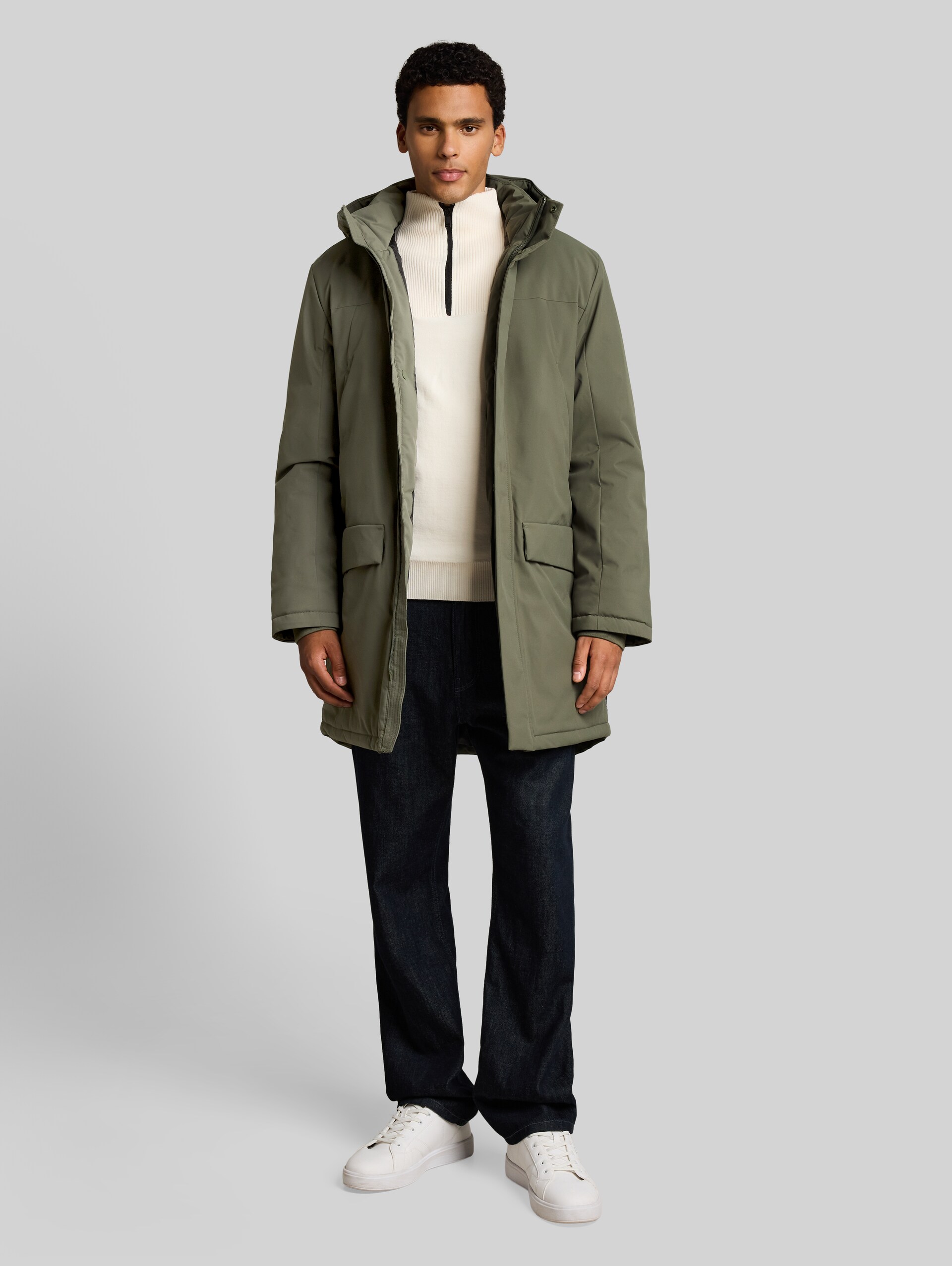 Parka met relaxte pasvorm en afneembare capuchon - urban olive green - zijaanzicht model