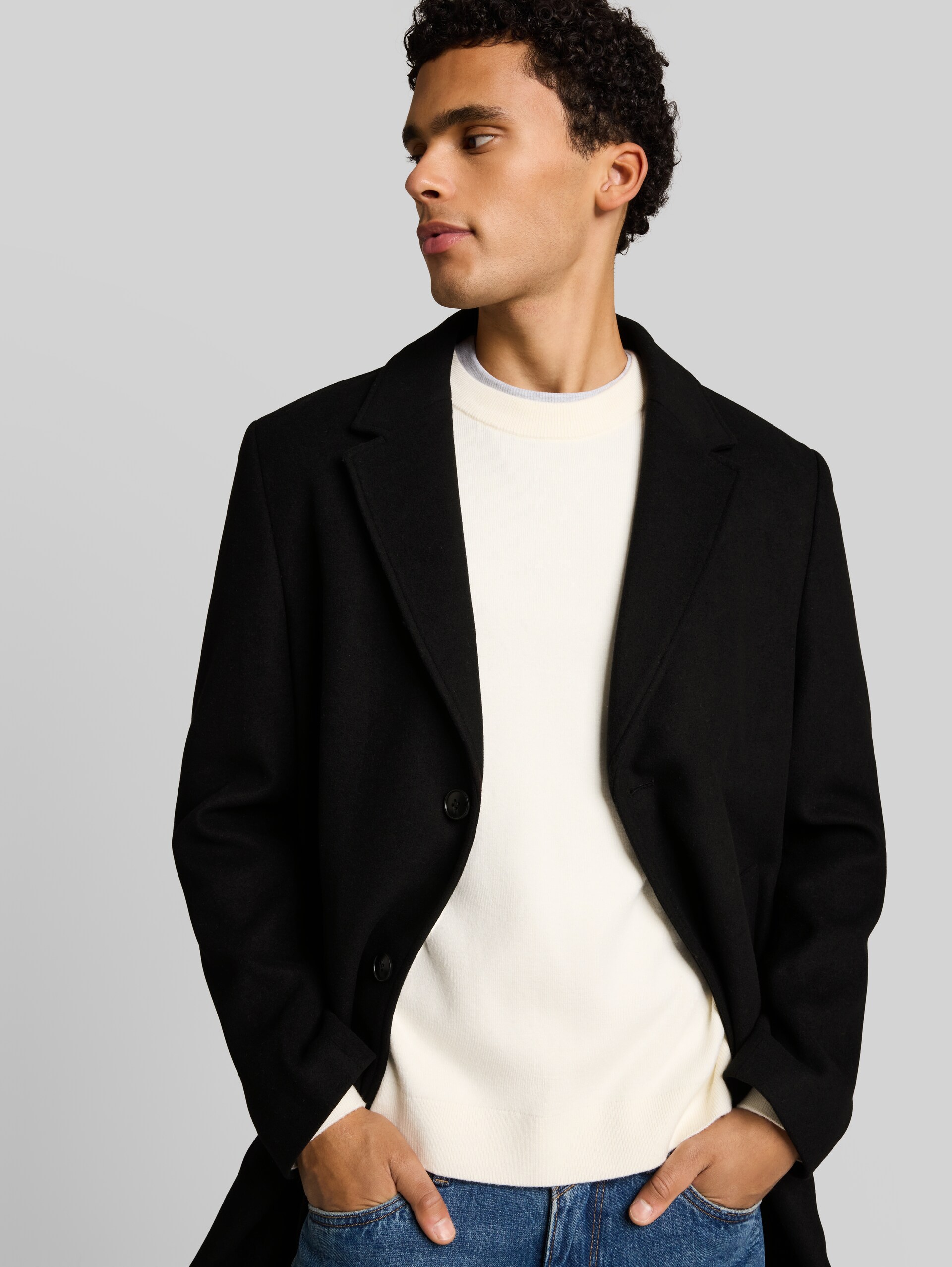 Relaxed fit wollen jas met reverskraag - Black - Detailaanzicht model