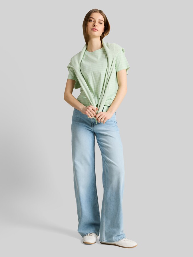 T-Shirt mit Knotendetail von Denim Female, matcha green irregular stripe