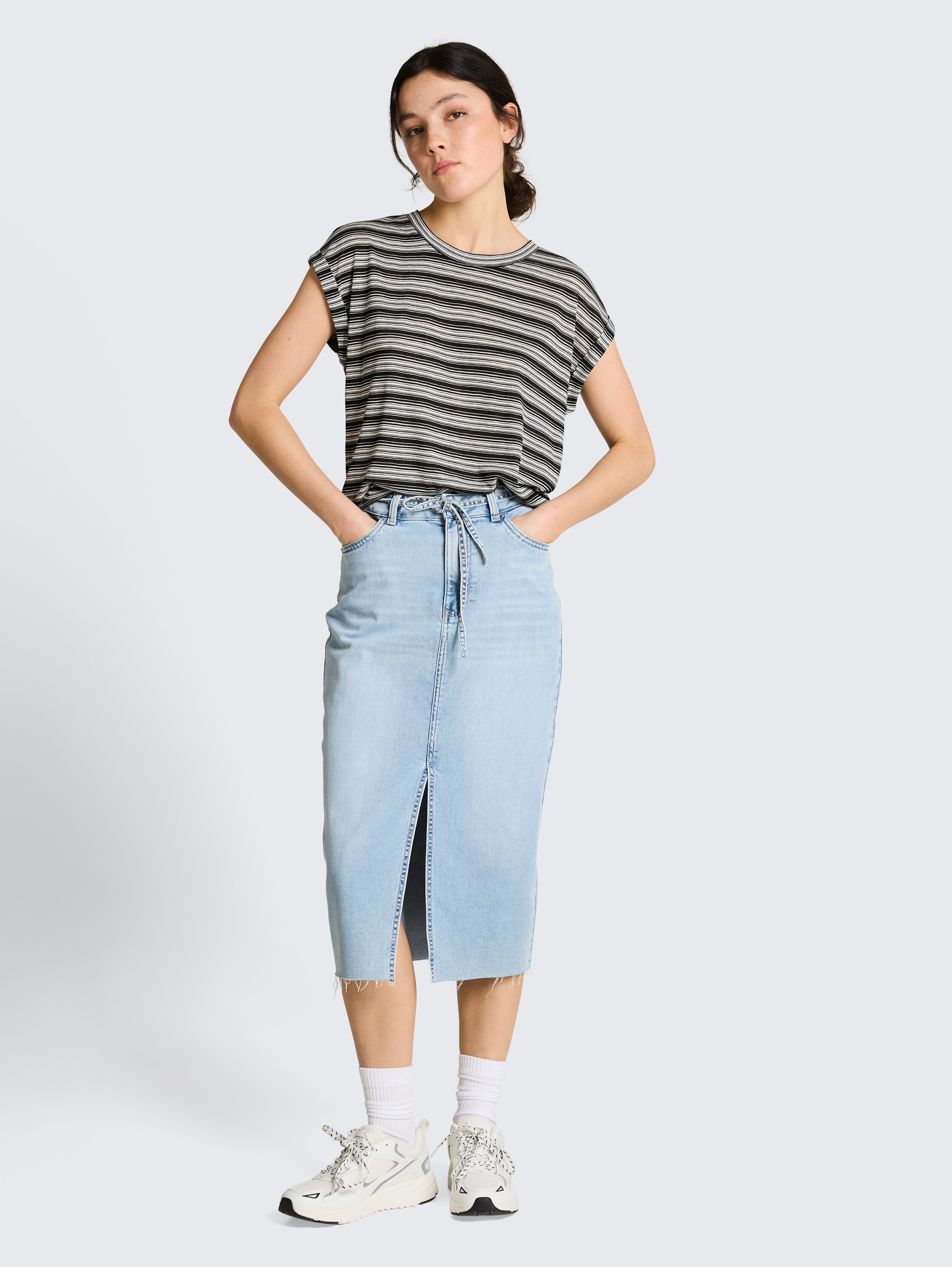 Striped T-shirt - black_white_gradient_stripe - 