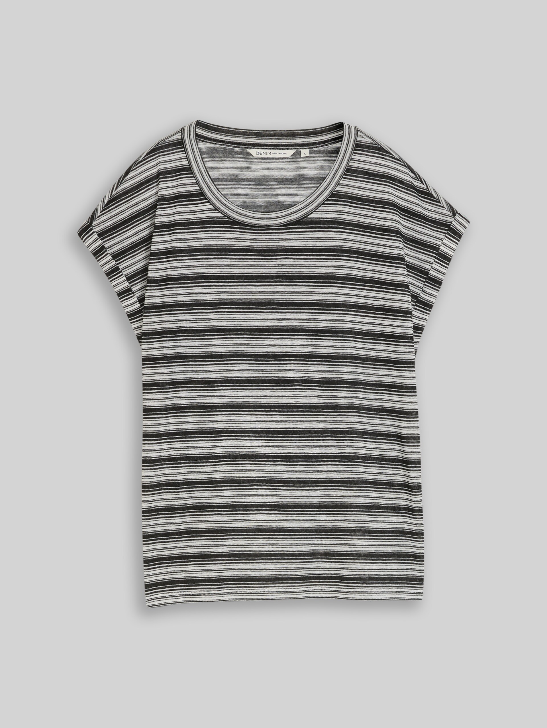 T-shirt with striped pattern - black white gradient stripe - Front product view