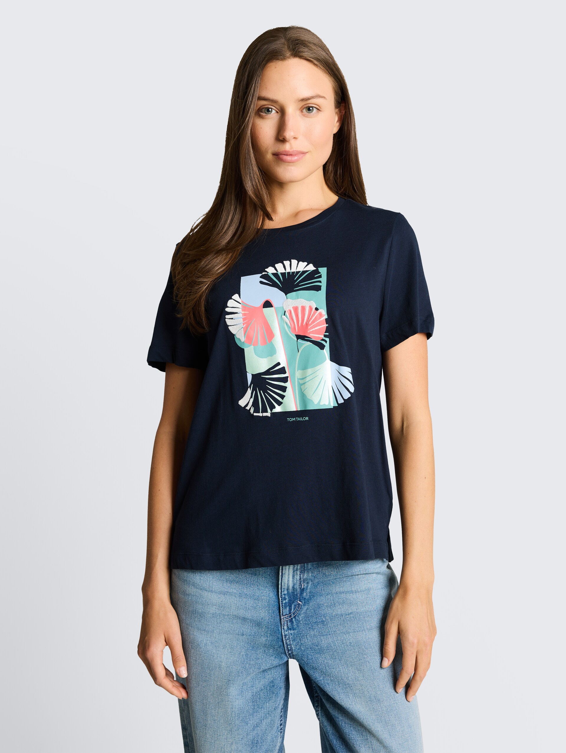 T-Shirt mit Print - sky captain blue - Ausschnitt Model-Vorderansicht