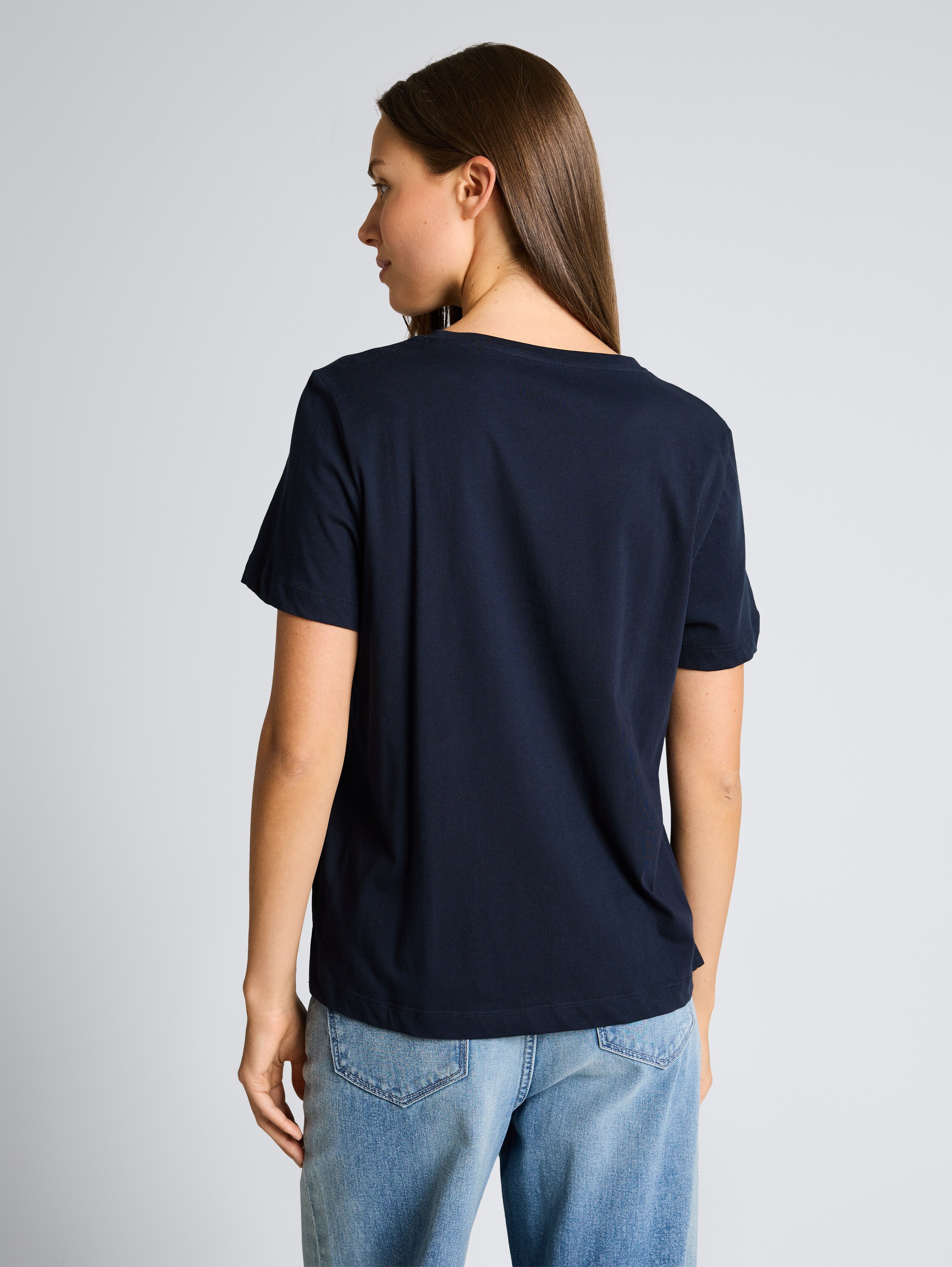 T-shirt with print - sky captain blue - Neckline model-back view
