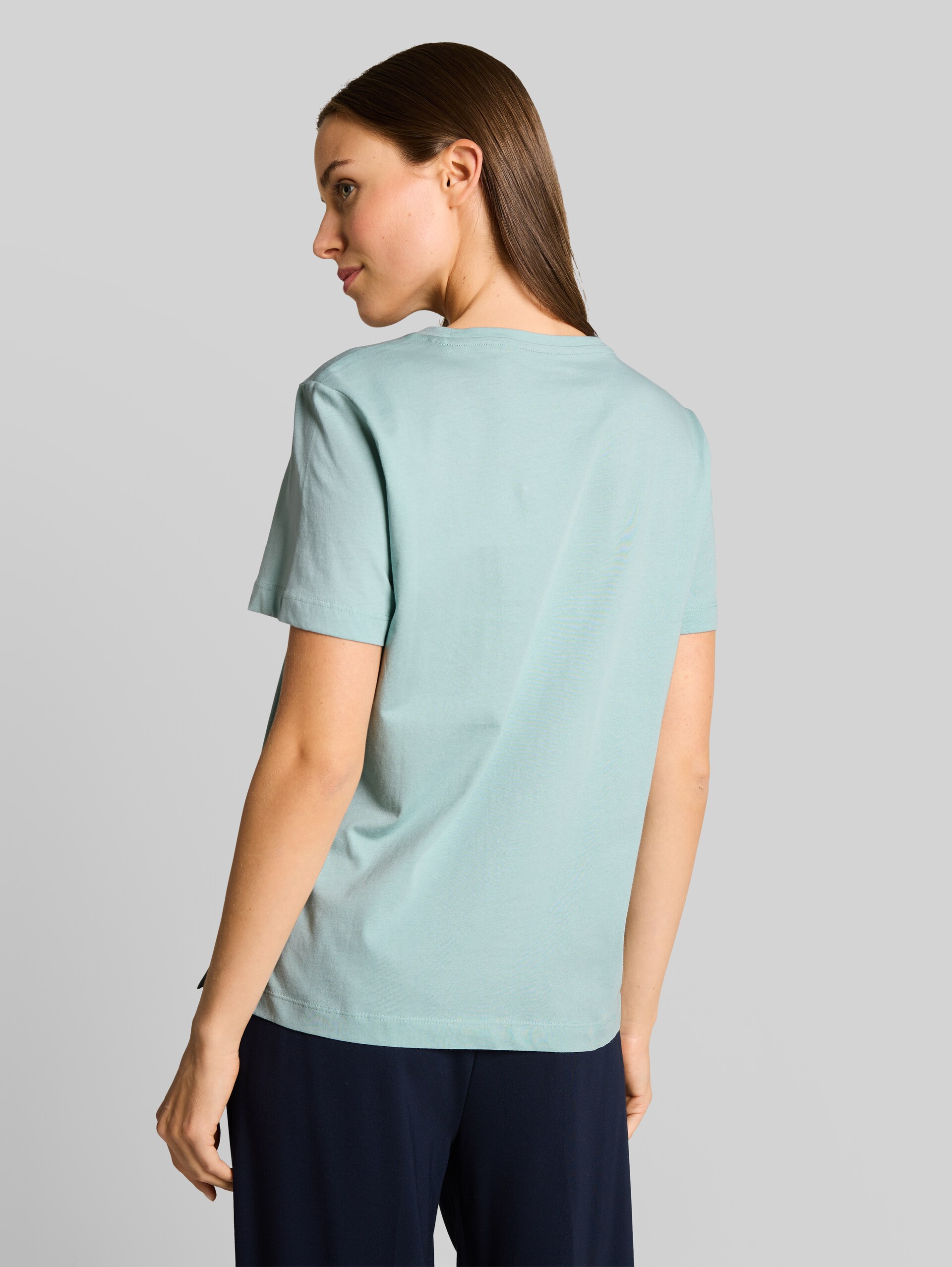 T-shirt met print - blue haze - Neklijn model-achteraanzicht