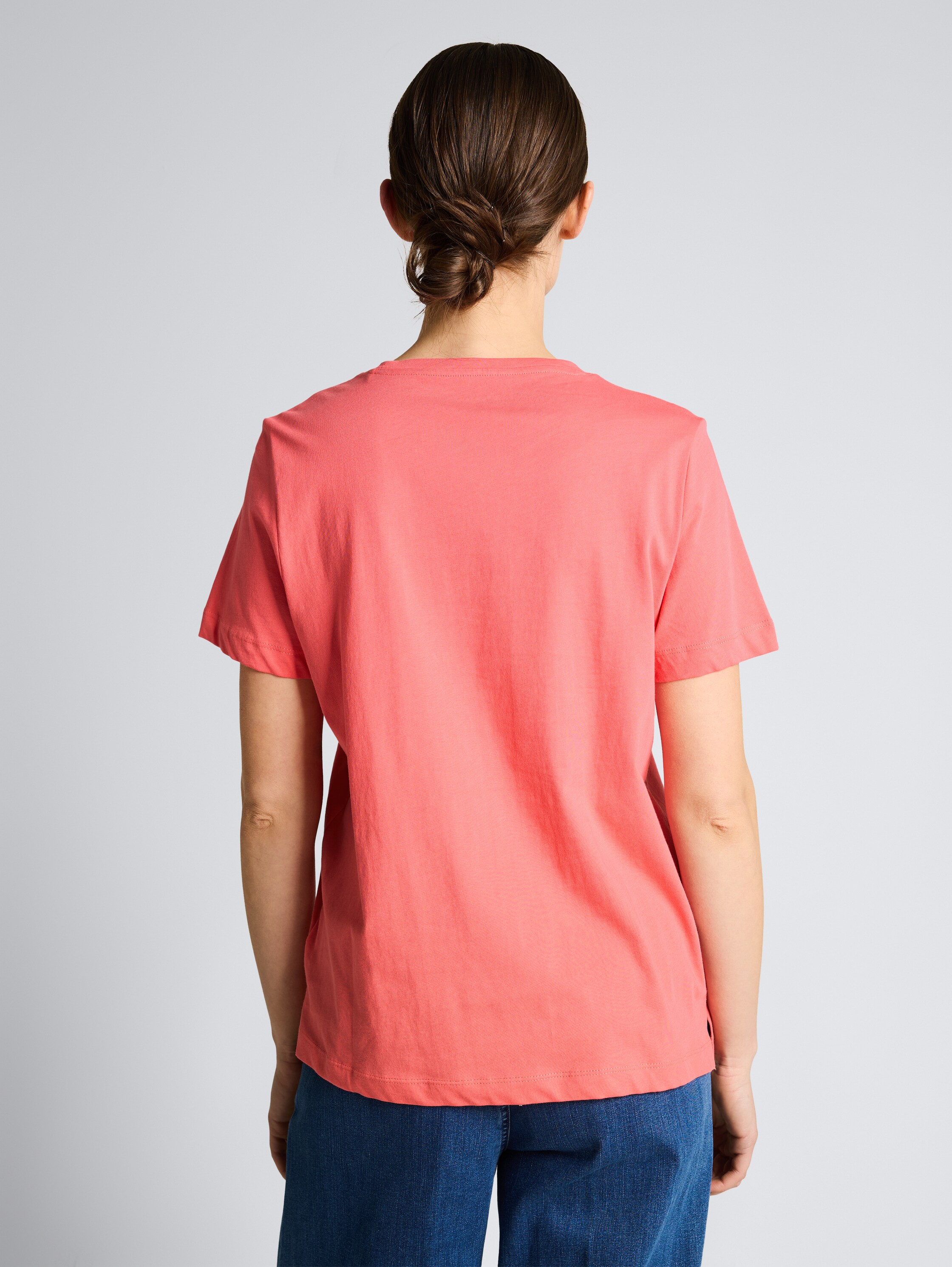 T-shirt with print - soft coral pink - Neckline model-back view