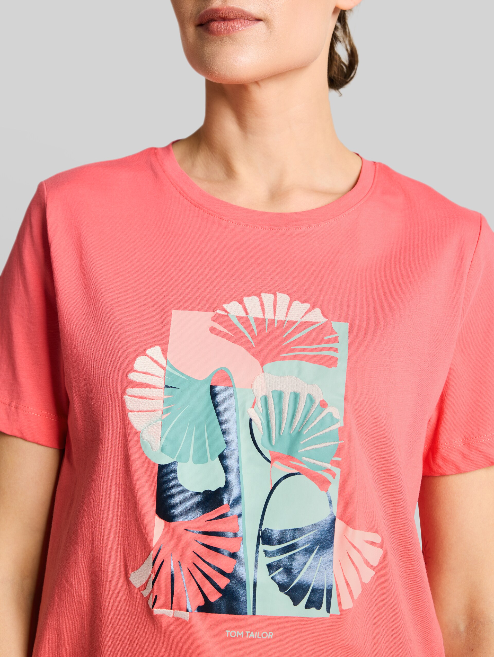 T-shirt with print - soft coral pink - Detail model view