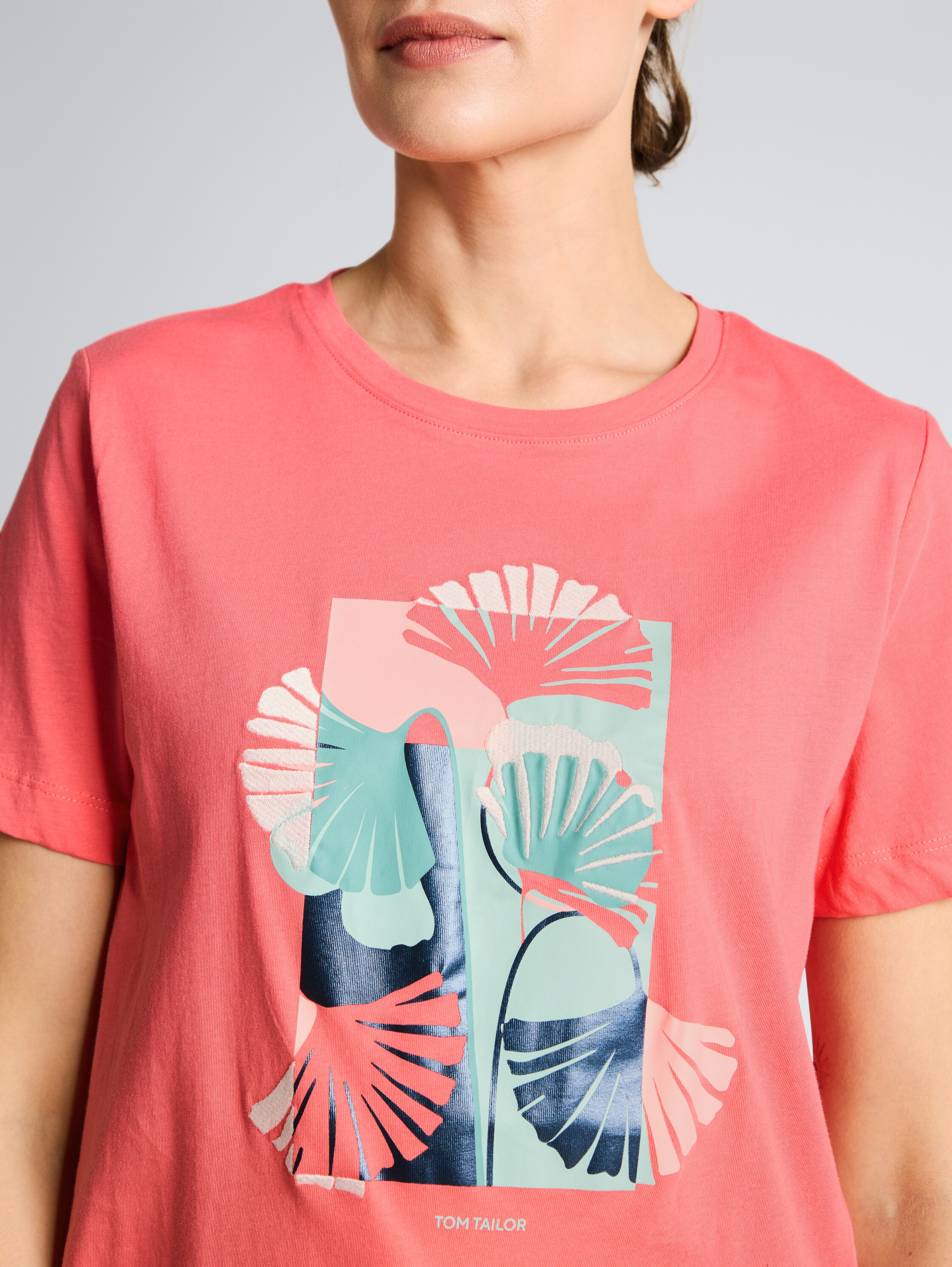 T-shirt with print - soft coral pink - Detail model view