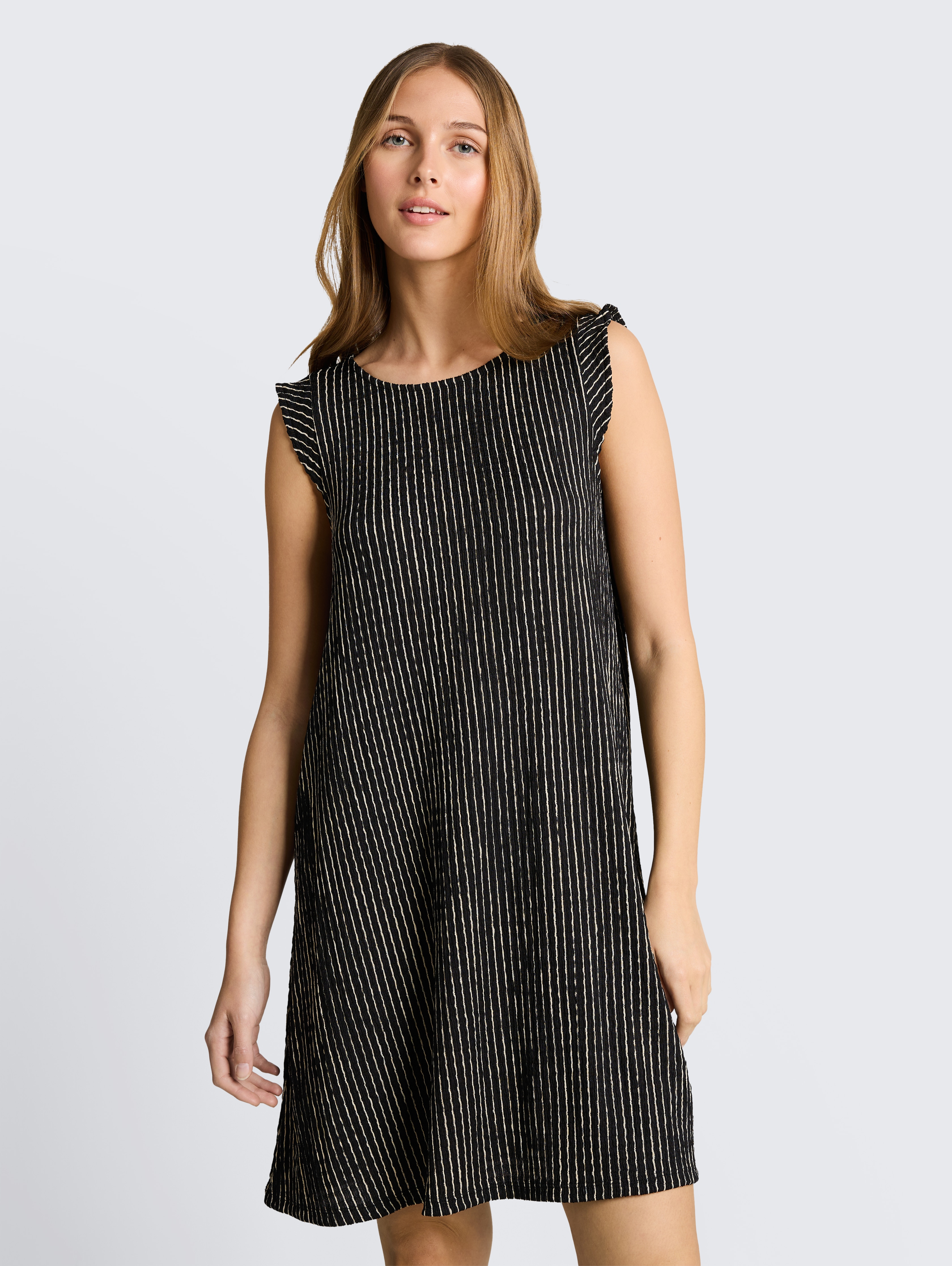 Crinkle Mini-Kleid mit Volantärmeln von Denim Female, black beige stripe