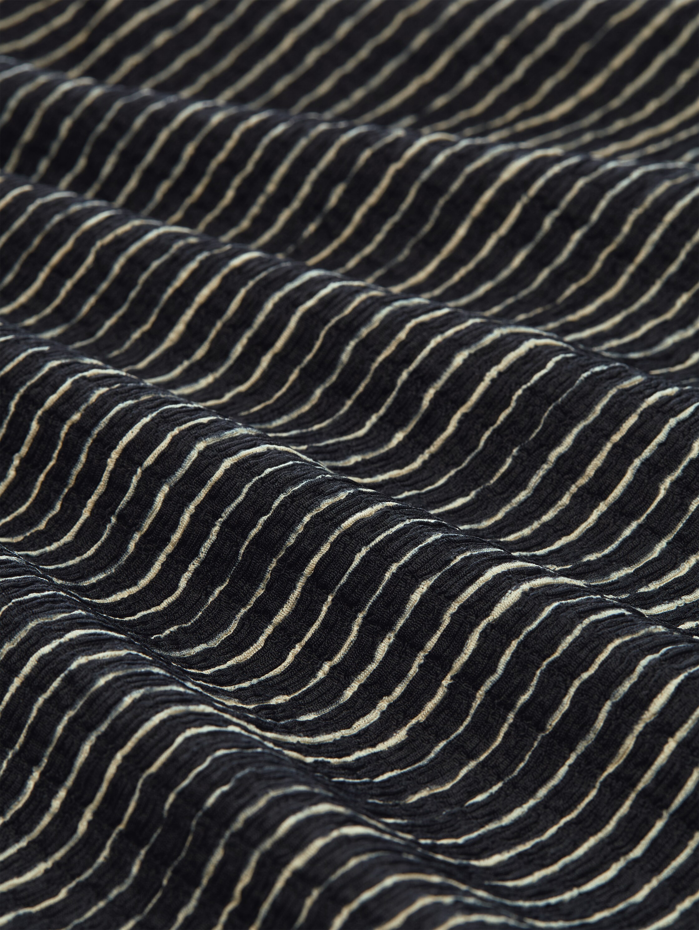 Crinkle mini-jurk met volantmouwen - black_beige_stripe - 