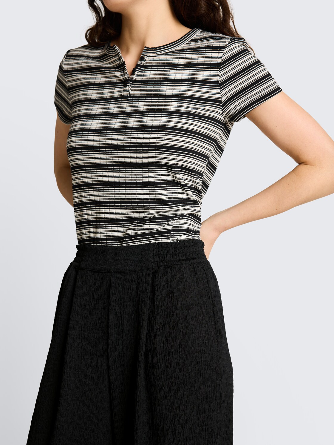 Crinkle Culottes - deep black - Detail model view