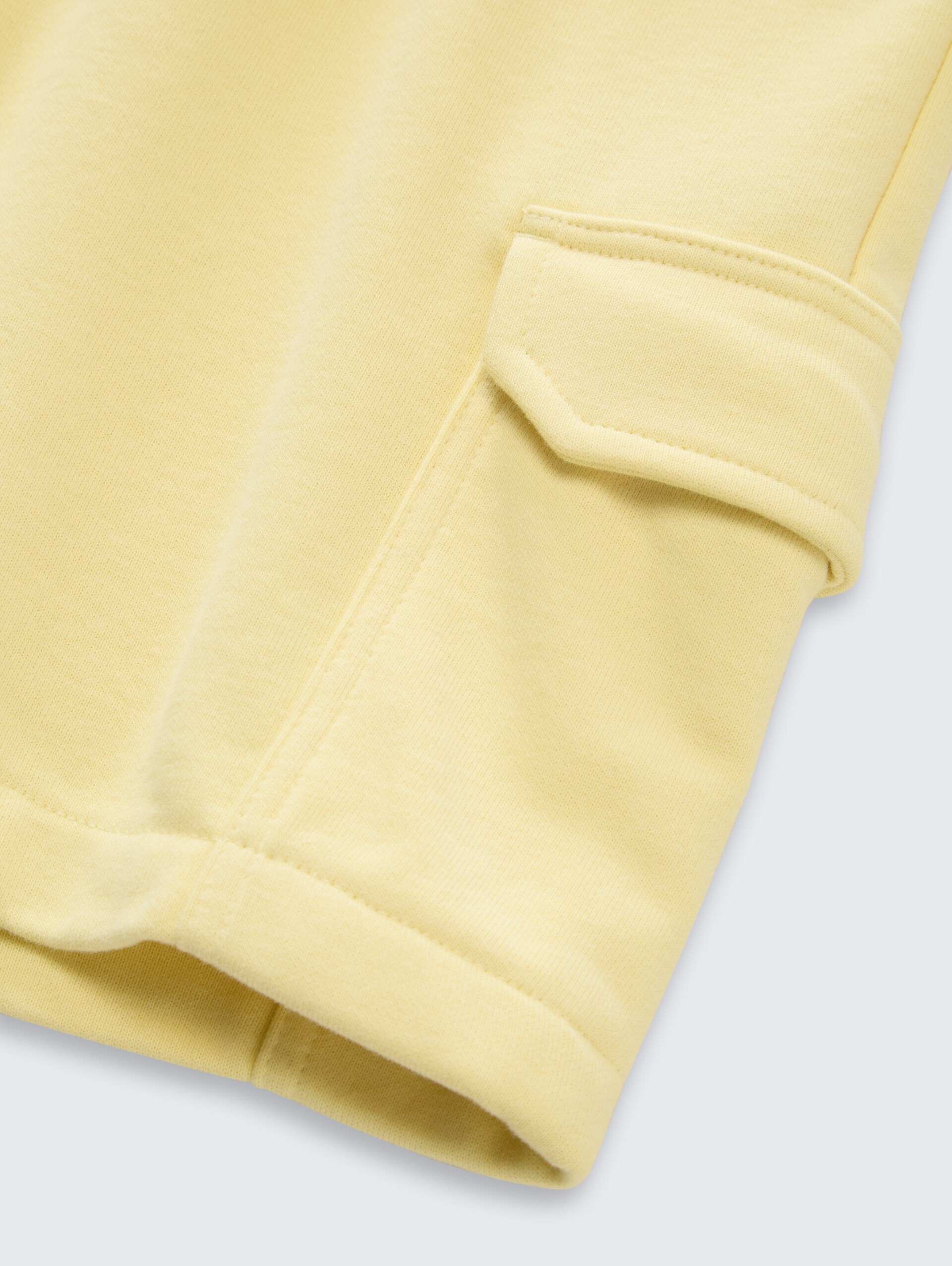 Cargo-sweatshorts - light yellow