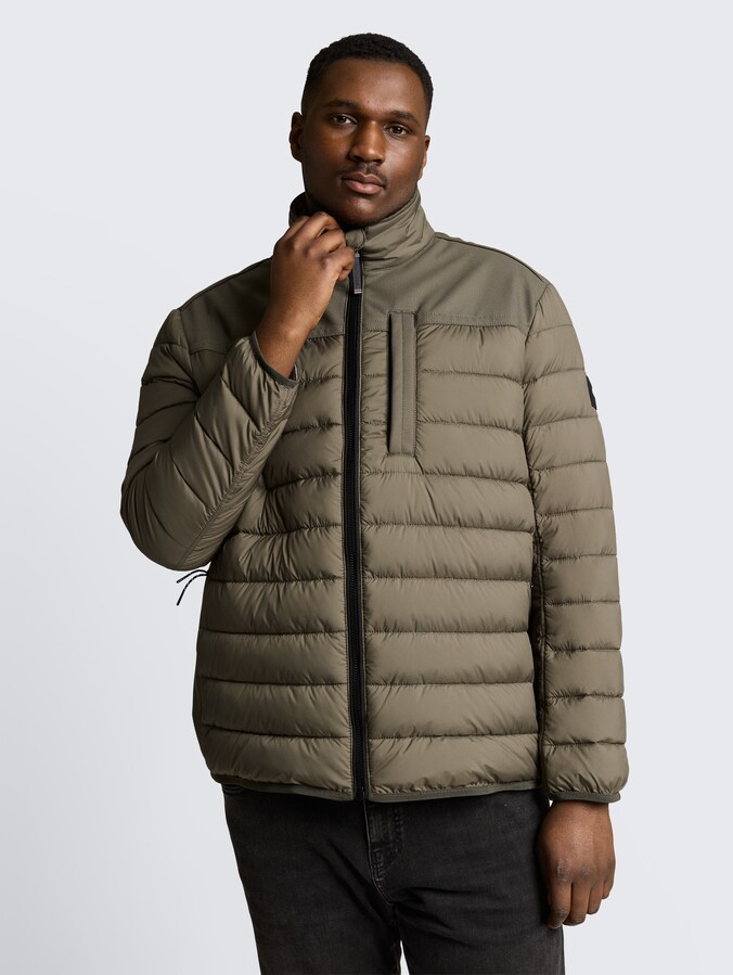 Plus Size - Hybride gewatteerd vest met opstaande kraag door Men Plus Size, faded leaf green