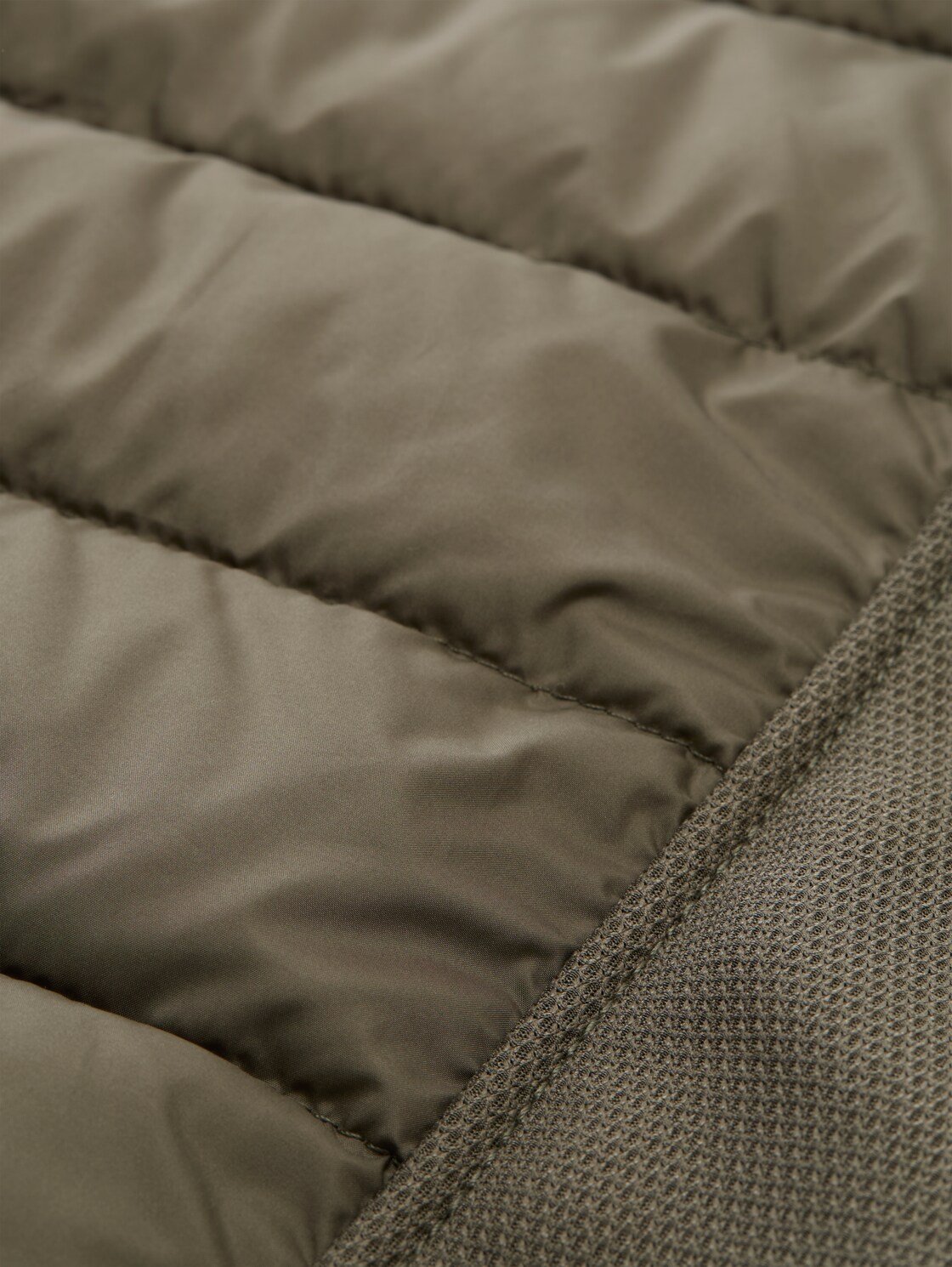 Plus Size - Hybrid Steppweste mit Stehkragen - faded leaf green - Produkt-Detail-Ansicht