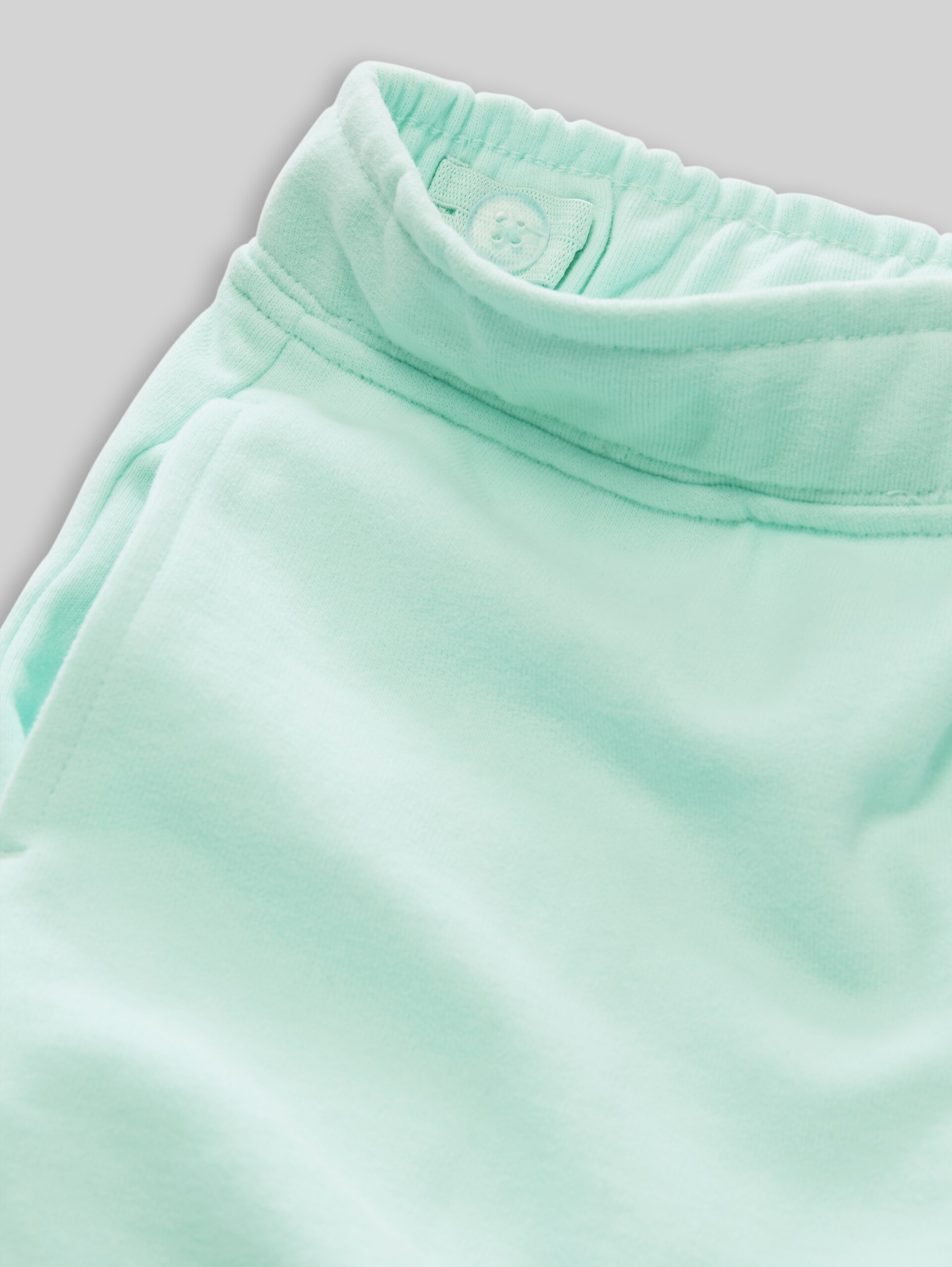 Basic Sweat-Shorts - light bay green