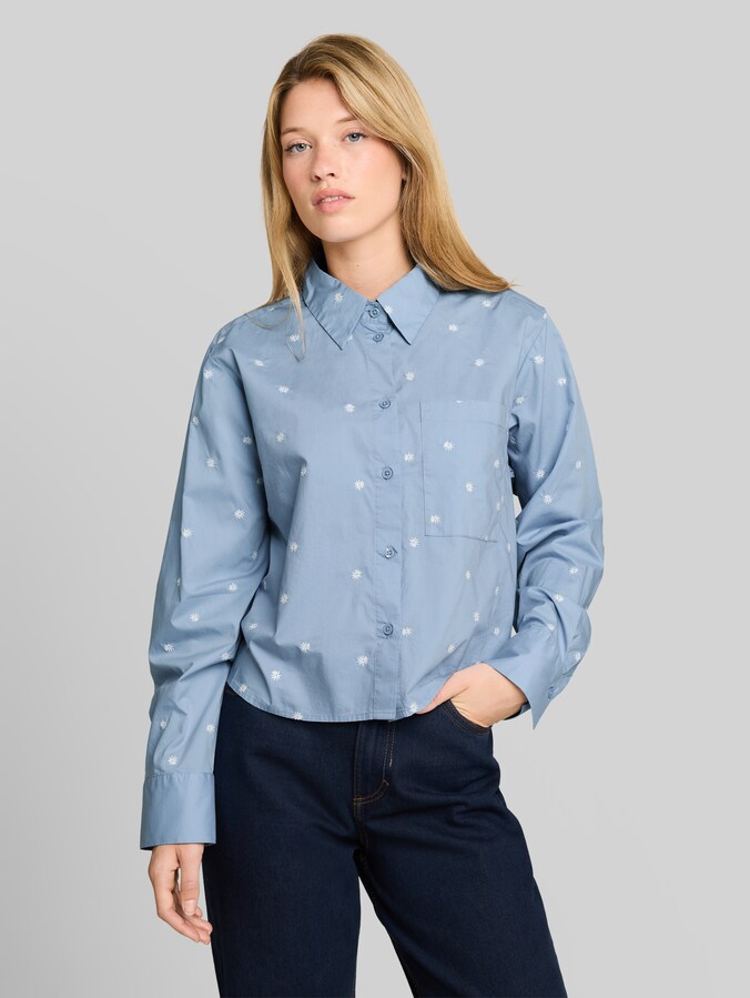 Boxy-fit shirt blouse with embroidery by Denim Female, midblue white daisy embroidery