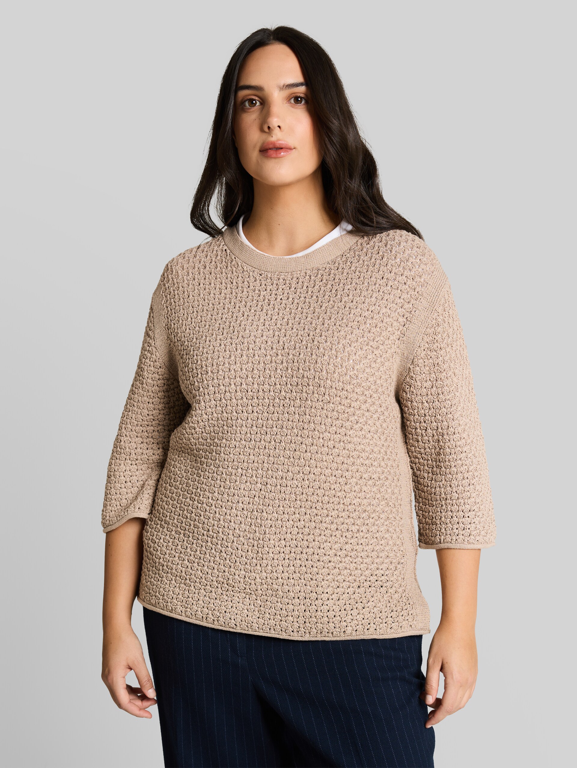 Plus Size - loose fit knitted jumper with eyelet pattern - soft taupe grey - Neckline model front view