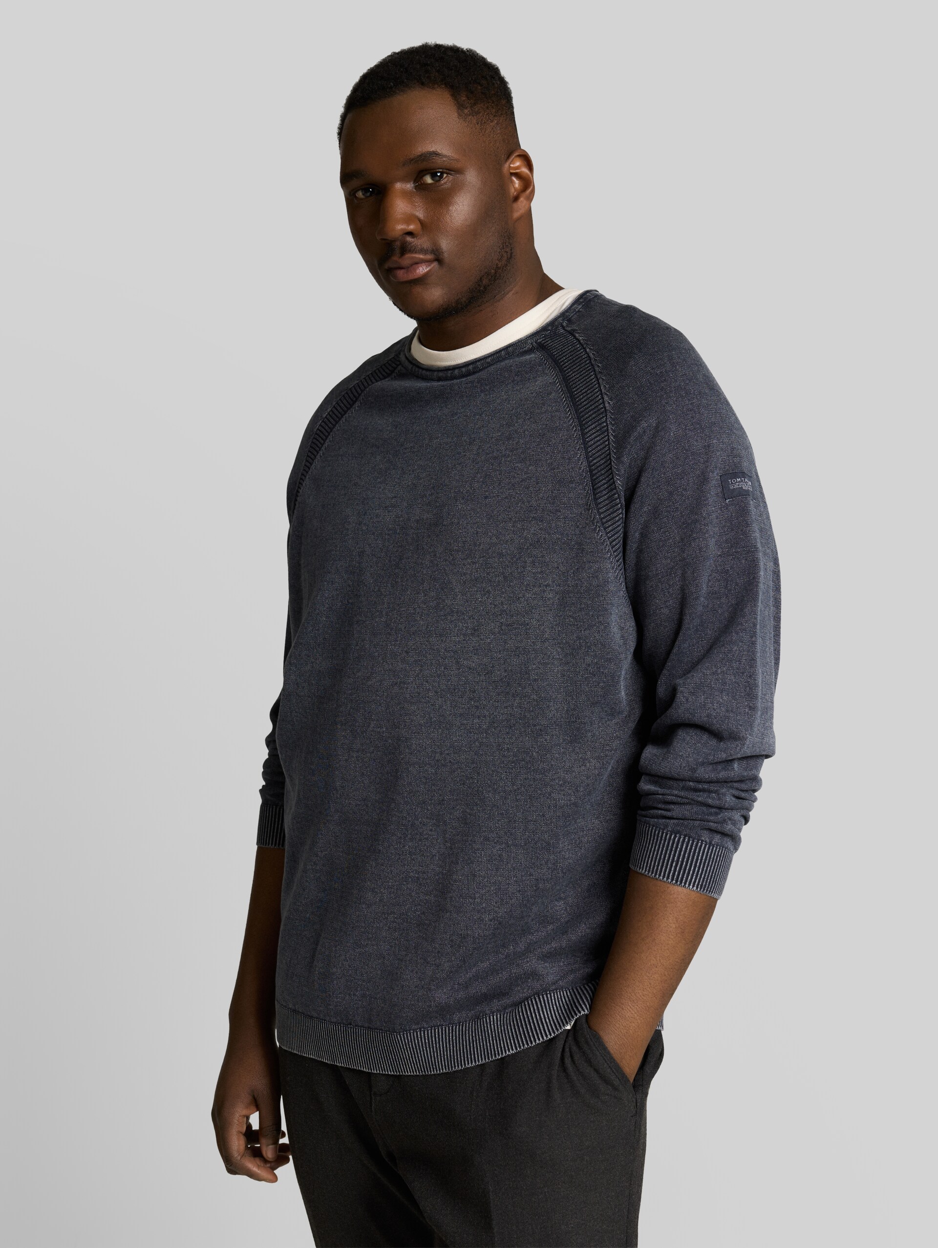 Plus Size - Pull en maille en coton - sky captain blue - Découpe Vue de face du modèle