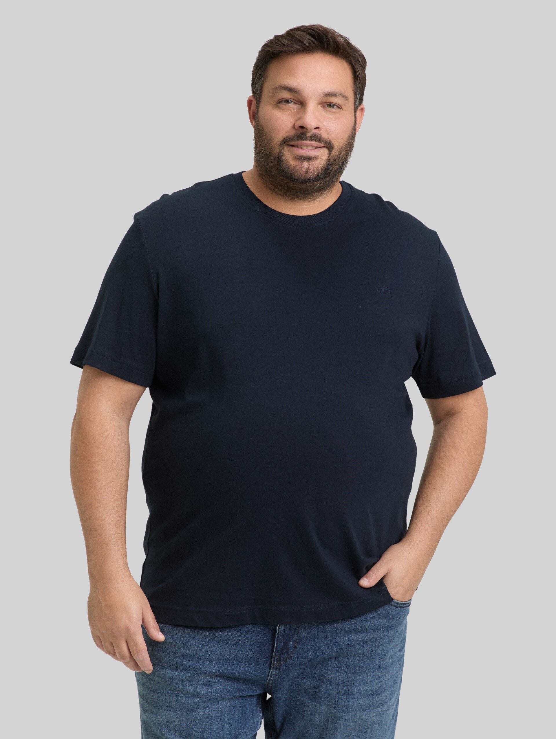 Plus Size - T-shirt with embroidered logo - sky captain blue - Neckline model front view