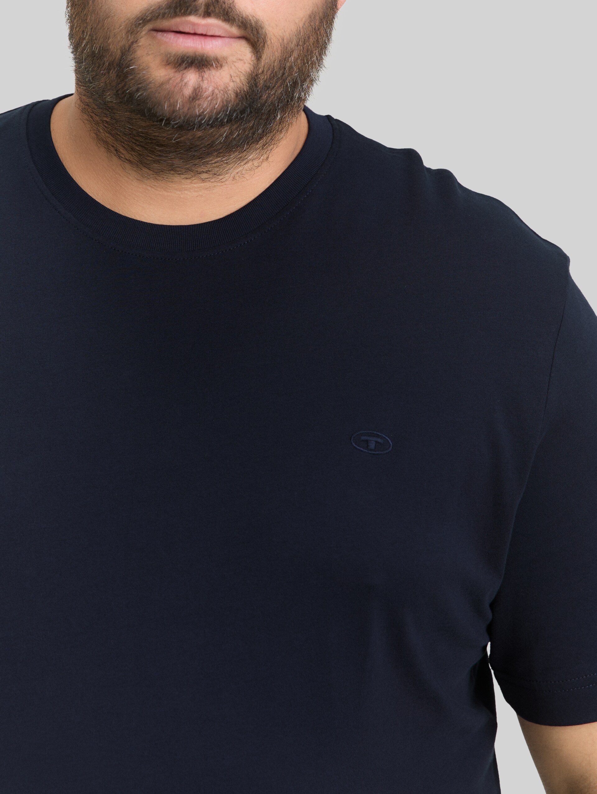 Plus Size - T-shirt with embroidered logo - sky captain blue - Detail model view