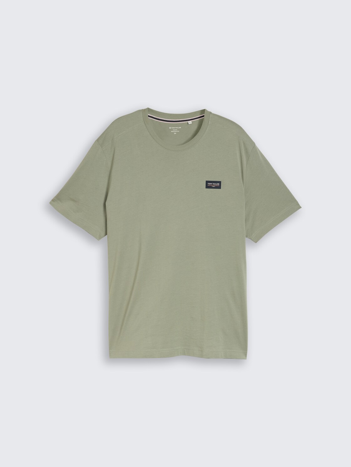 Plus Size - T-Shirt aus Baumwolle mit Logo-Badge - Greyish Shadow Olive - Vorder-Produkt-Ansicht