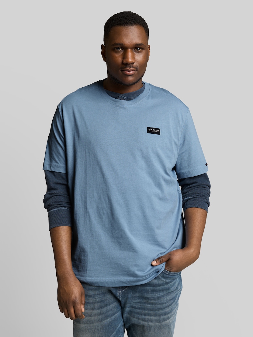 Plus Size - T-Shirt aus Baumwolle mit Logo-Badge von Men Plus Size, mountain spring blue