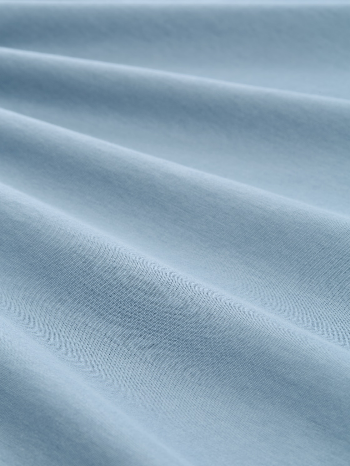 Plus Size - T-Shirt aus Baumwolle mit Logo-Badge - mountain spring blue - Material-Ansicht