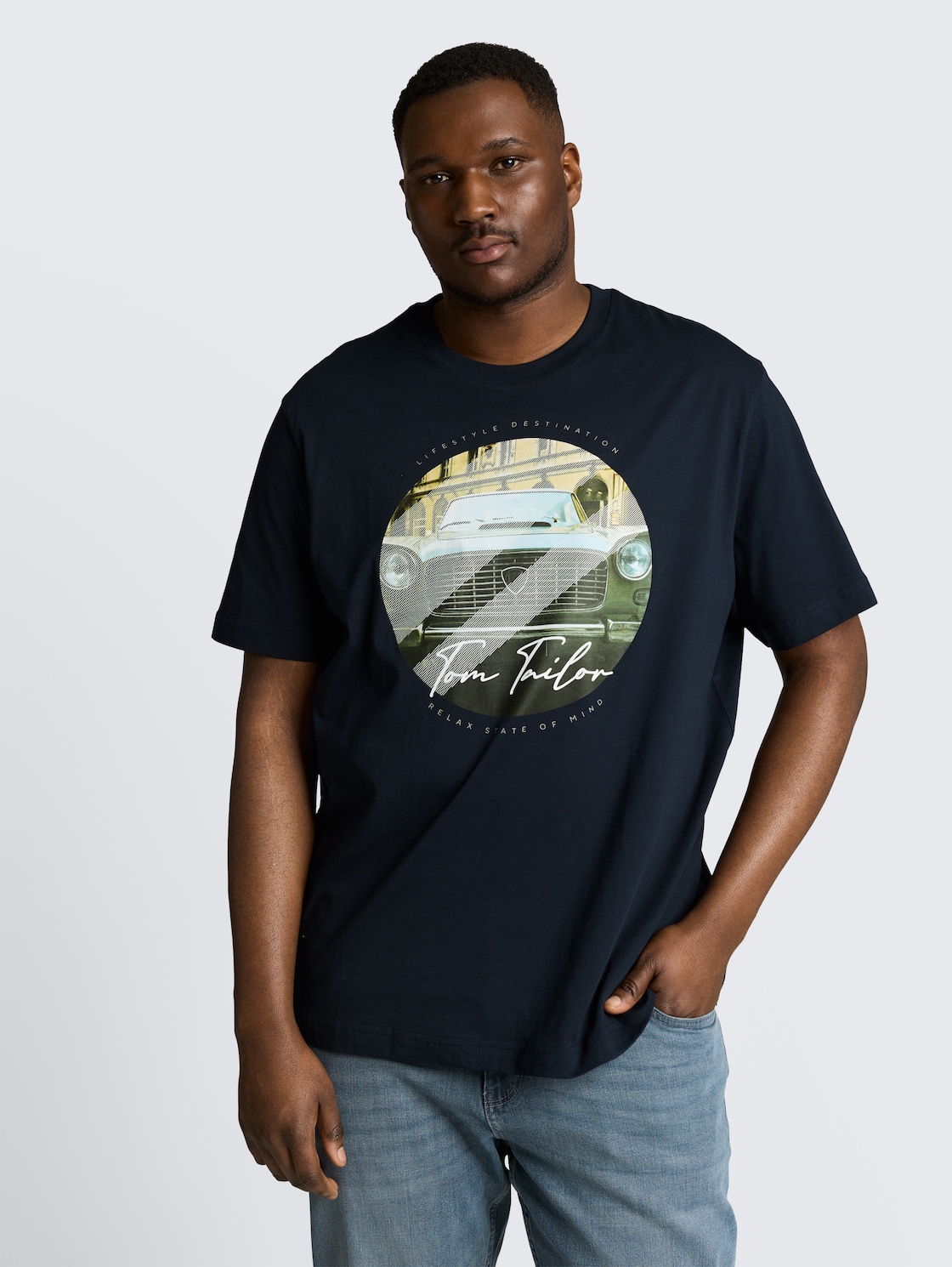 Plus Size - T-Shirt mit Fotoprint - sky captain blue - Ausschnitt Model-Vorderansicht