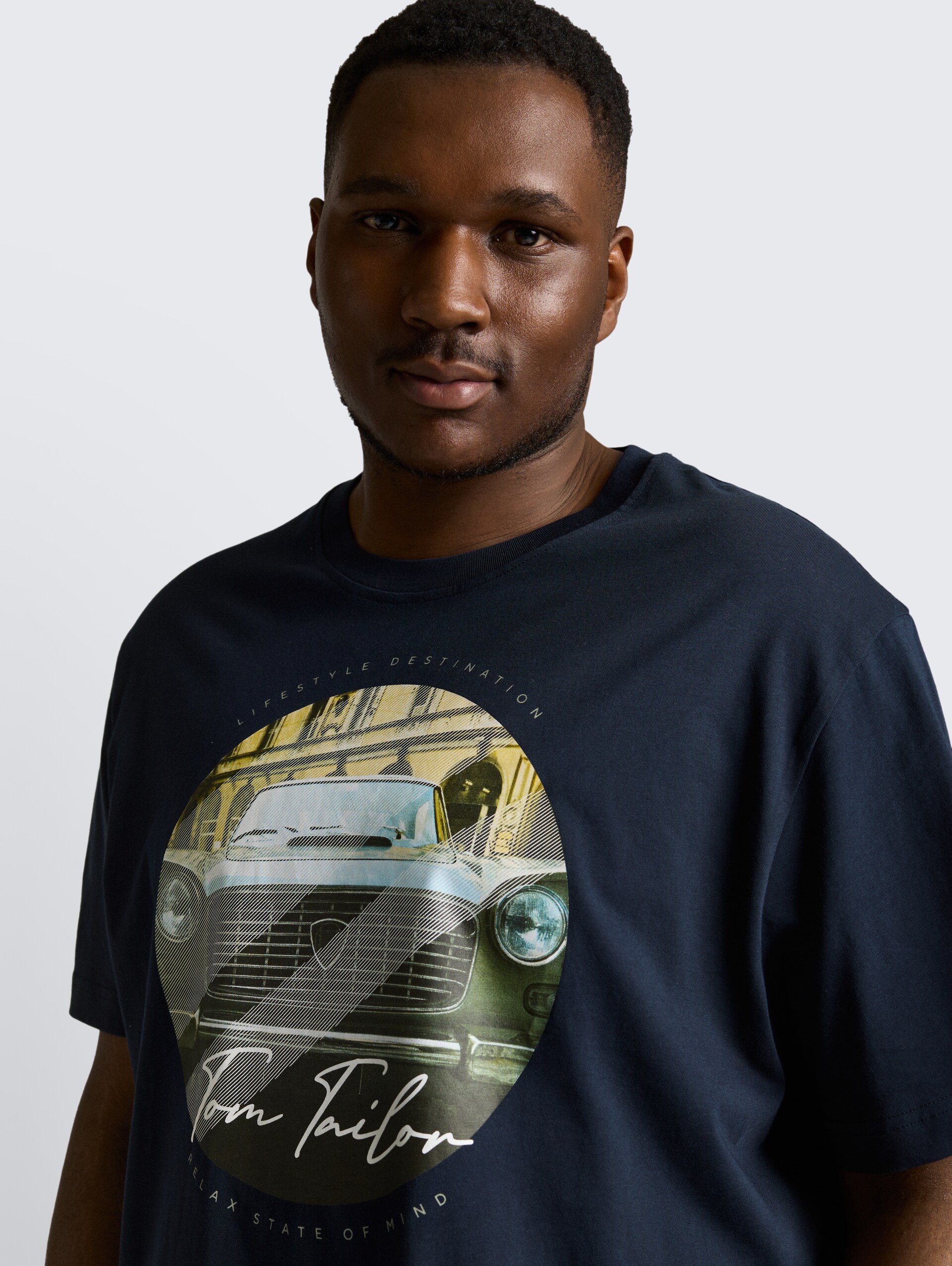 Plus Size - T-shirt with photo print - sky captain blue - Detail model view