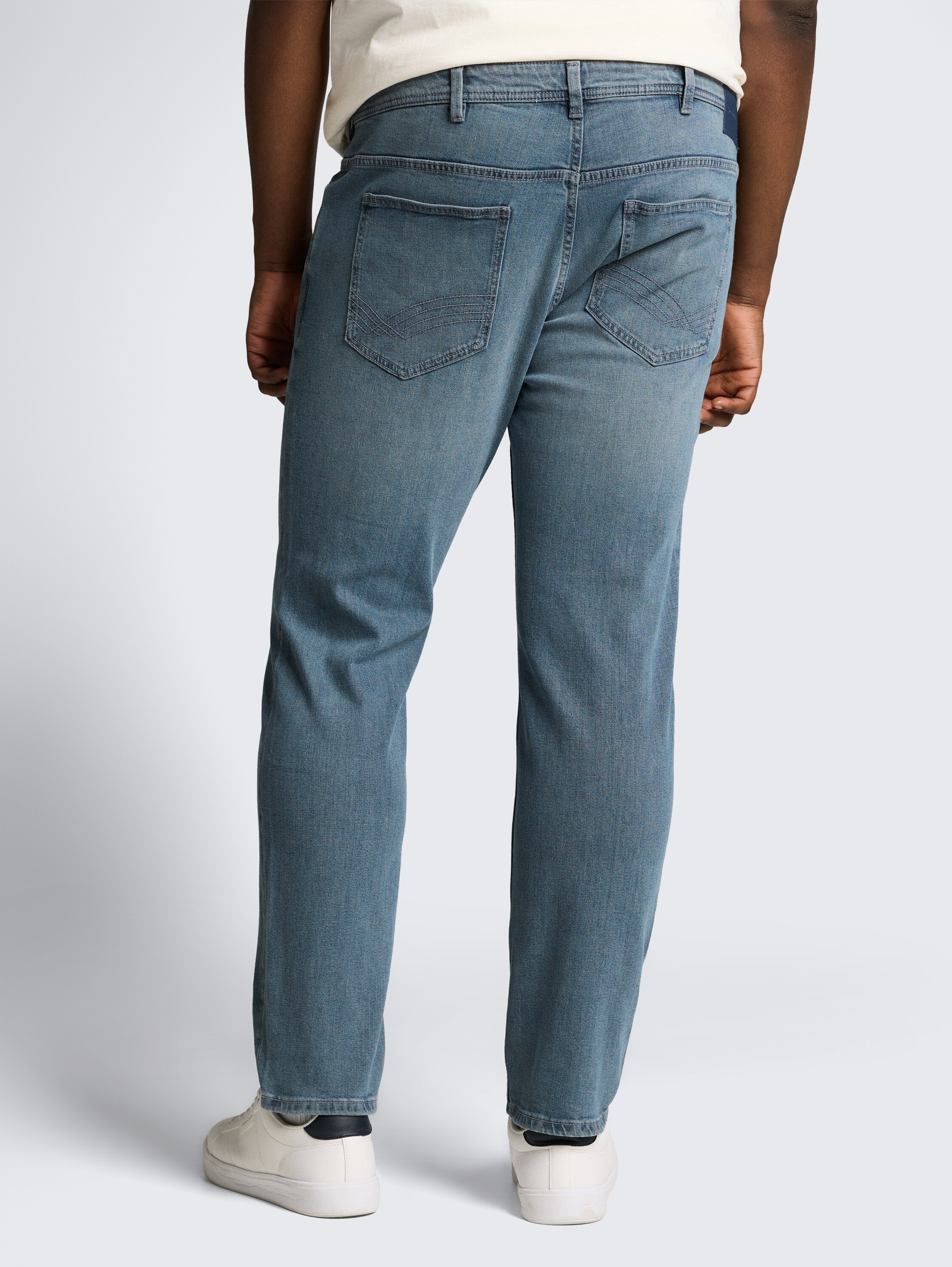 Plus Size - TTPLUS REGULAR Jeans - light stone blue grey denim - Auschnitt Model-Rückansicht