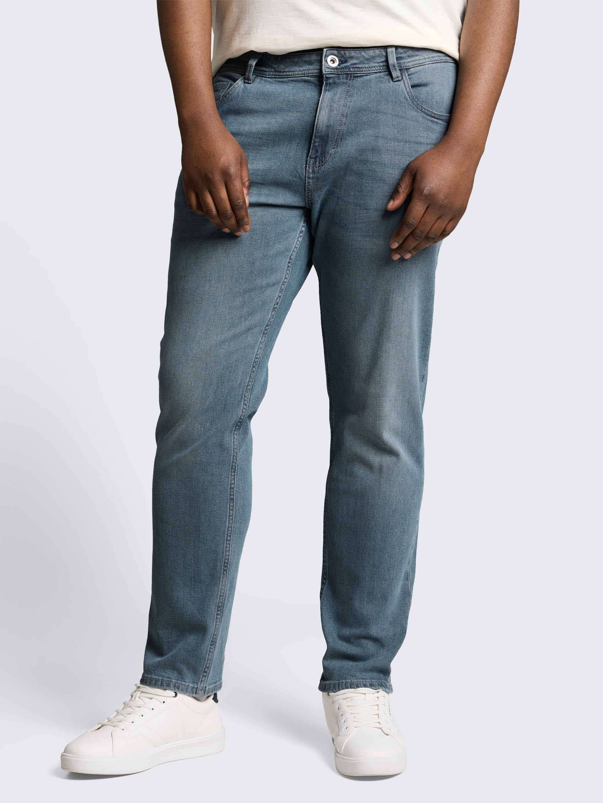 Plus Size - TTPLUS REGULAR Jeans - light stone blue grey denim - Ausschnitt Model-Vorderansicht