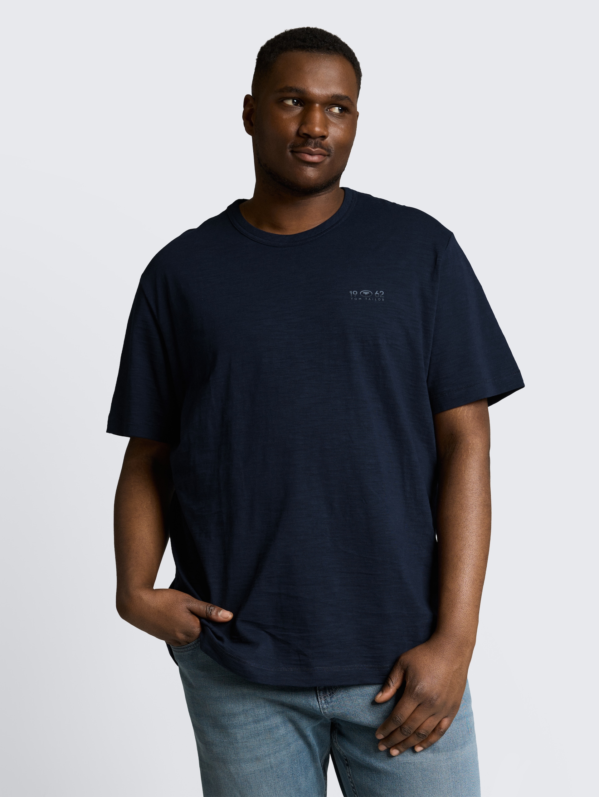 Plus Size - T-shirt in gemêleerde look - sky captain blue - Nek model vooraanzicht