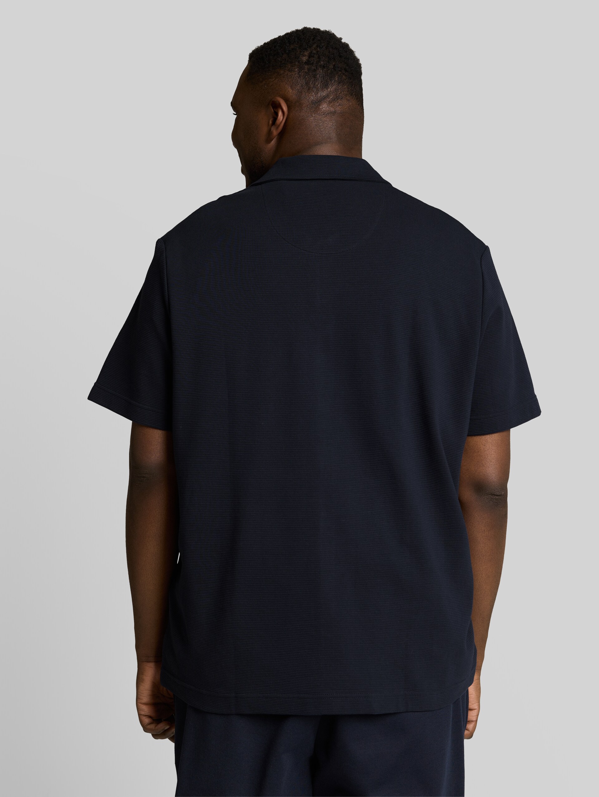 Plus Size – regular fit cotton shirt - sky captain blue ottoman - Neckline model-back view