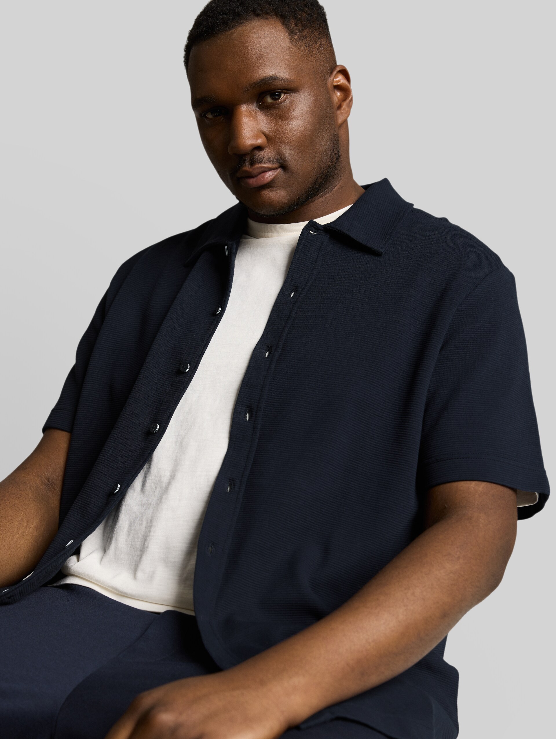 Plus Size – regular fit cotton shirt - sky captain blue ottoman - Detail model view