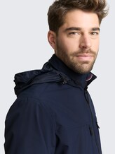 Blouson Jacke mit verstaubarer Kapuze - sky captain blue - Detail-Model-Ansicht