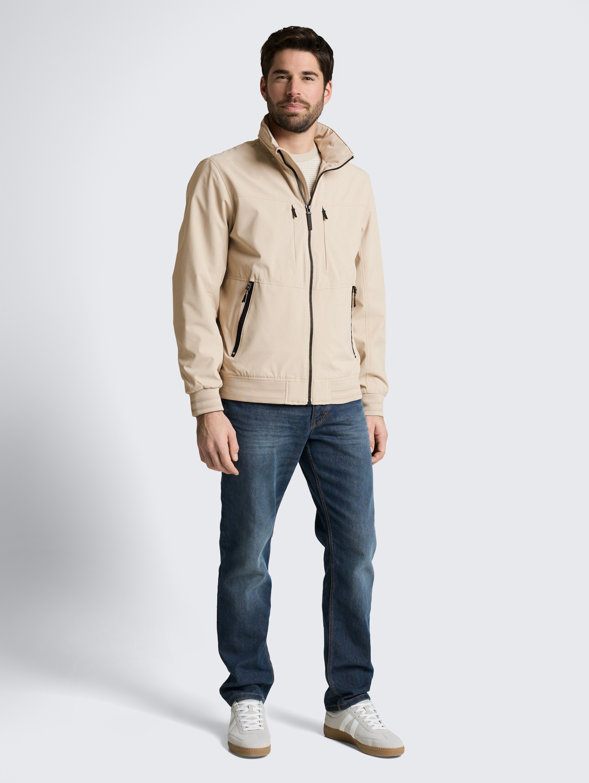 Blousonjas met opbergbare capuchon - Cashew Beige - zijaanzicht model