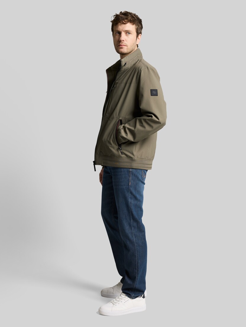 Blouson Jacke mit verstaubarer Kapuze von Men, faded leaf green