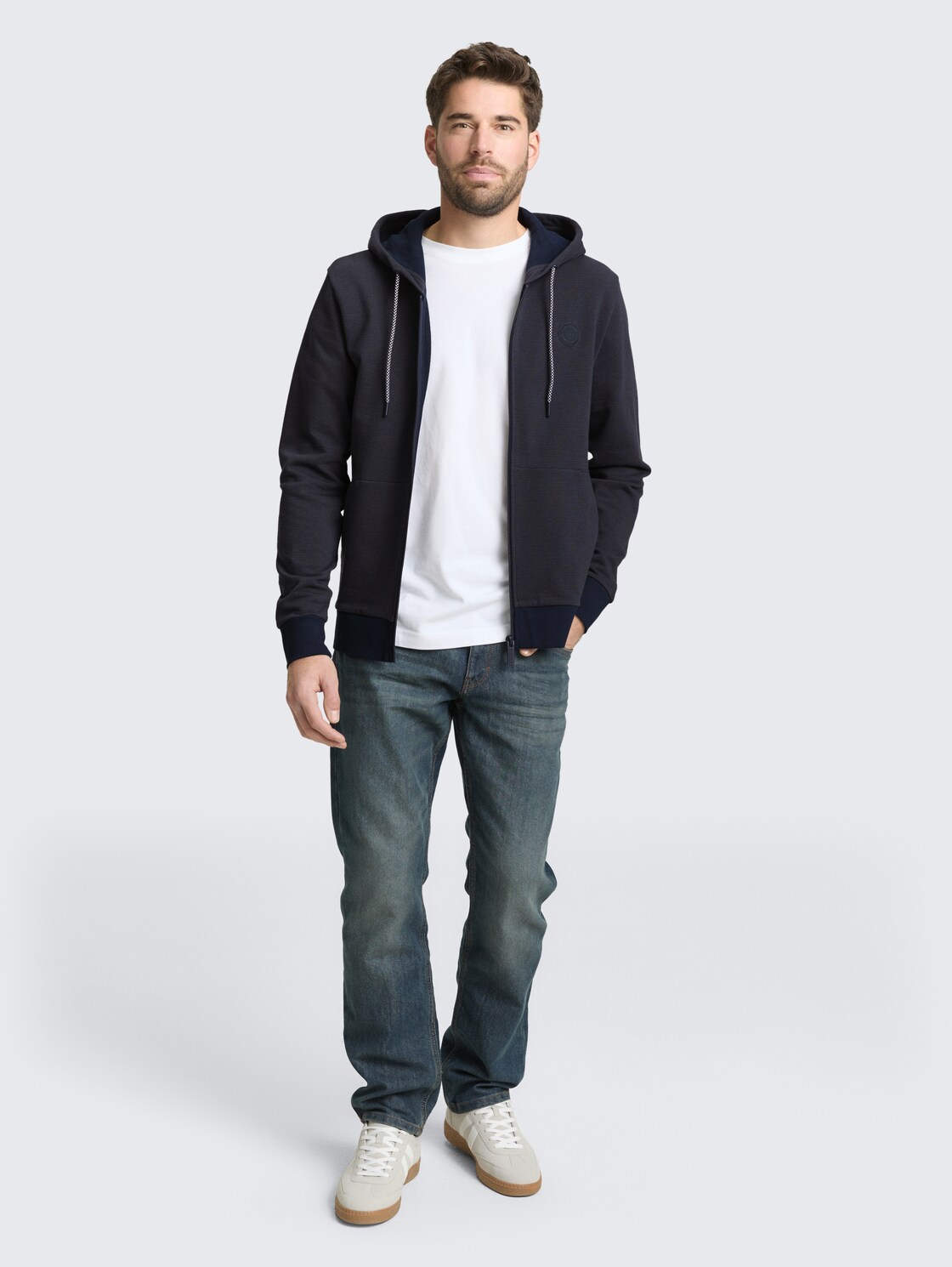 Hoodie sweatshirt jacket with logo badge - navy grey yarn dye stripe - Model front view