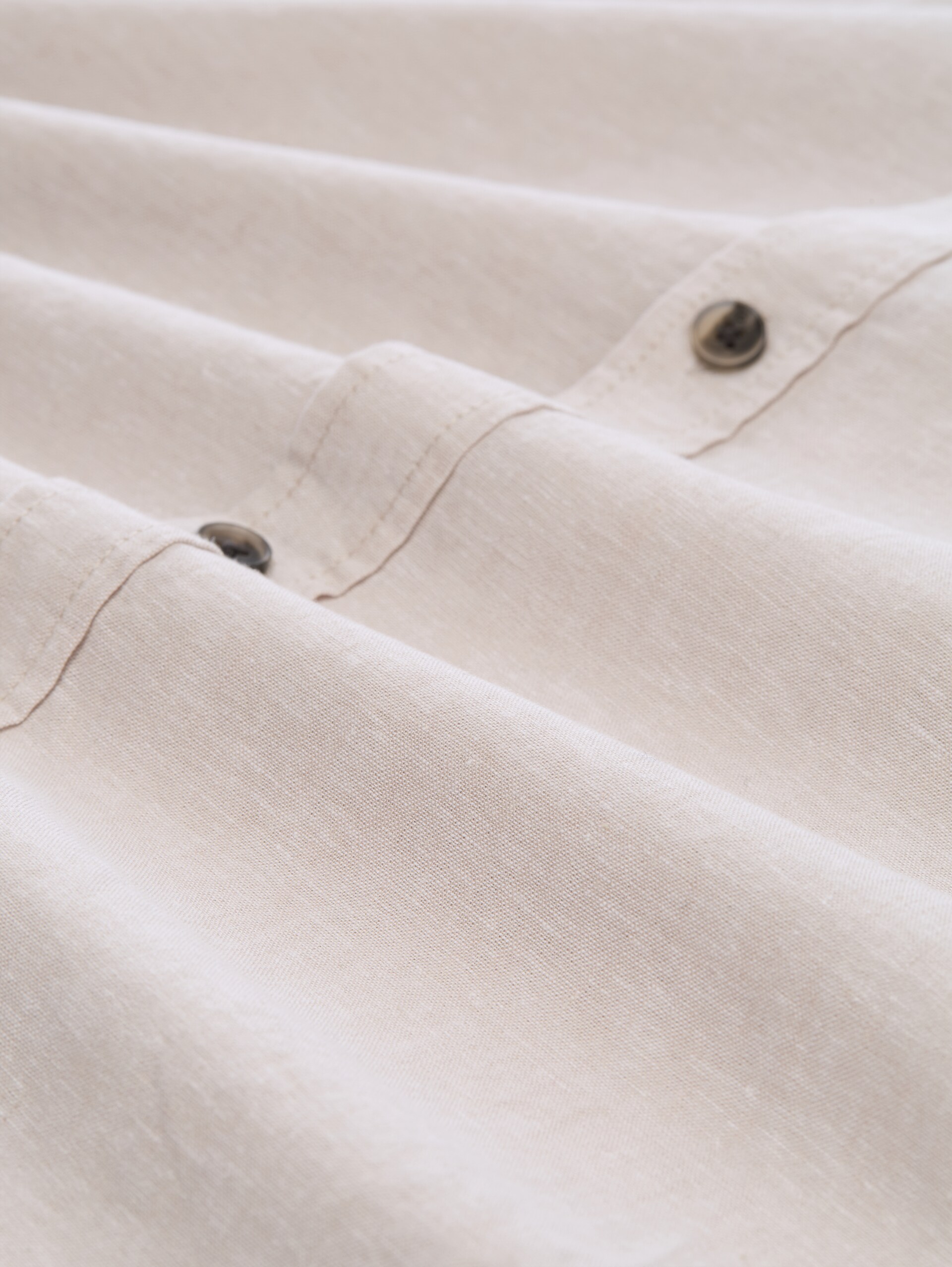Relaxed Fit Kurzarmhemd mit Leinenanteil - muted grey chambray - Material-Ansicht