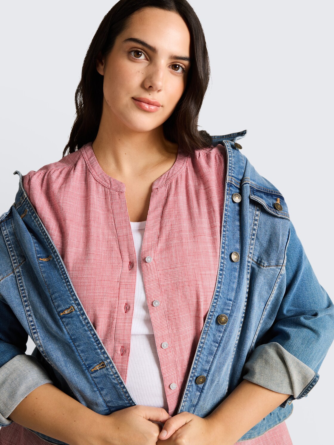 Plus Size - Bluse aus Baumwolle - cozy pink - Detail-Model-Ansicht